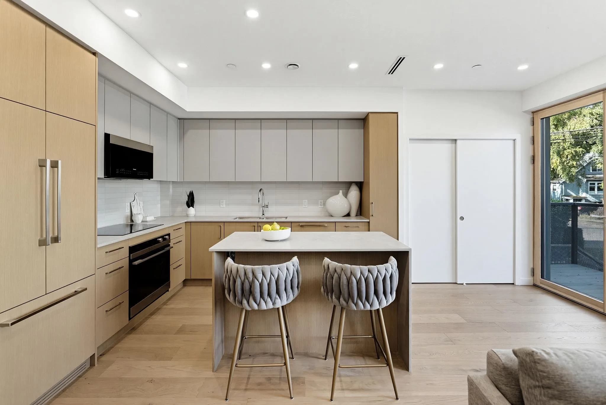 1 60 E 17th Avenue, Vancouver, BC V5V 1A2 — image 4