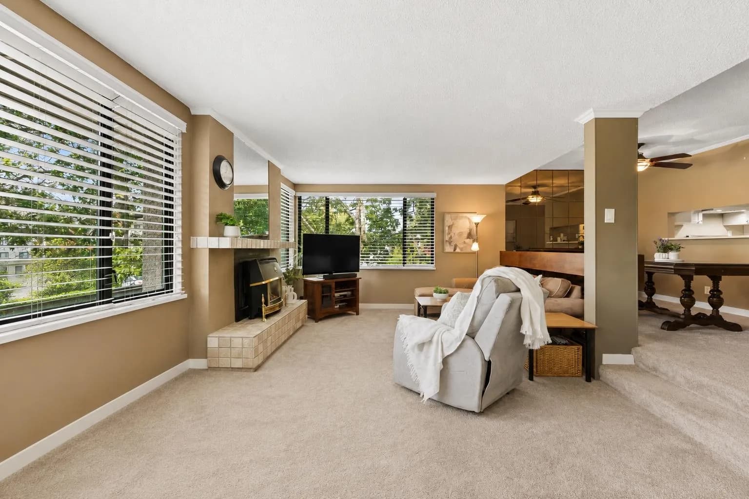 212 15313 19 Avenue, Surrey, BC V4A 1X6 — image 1