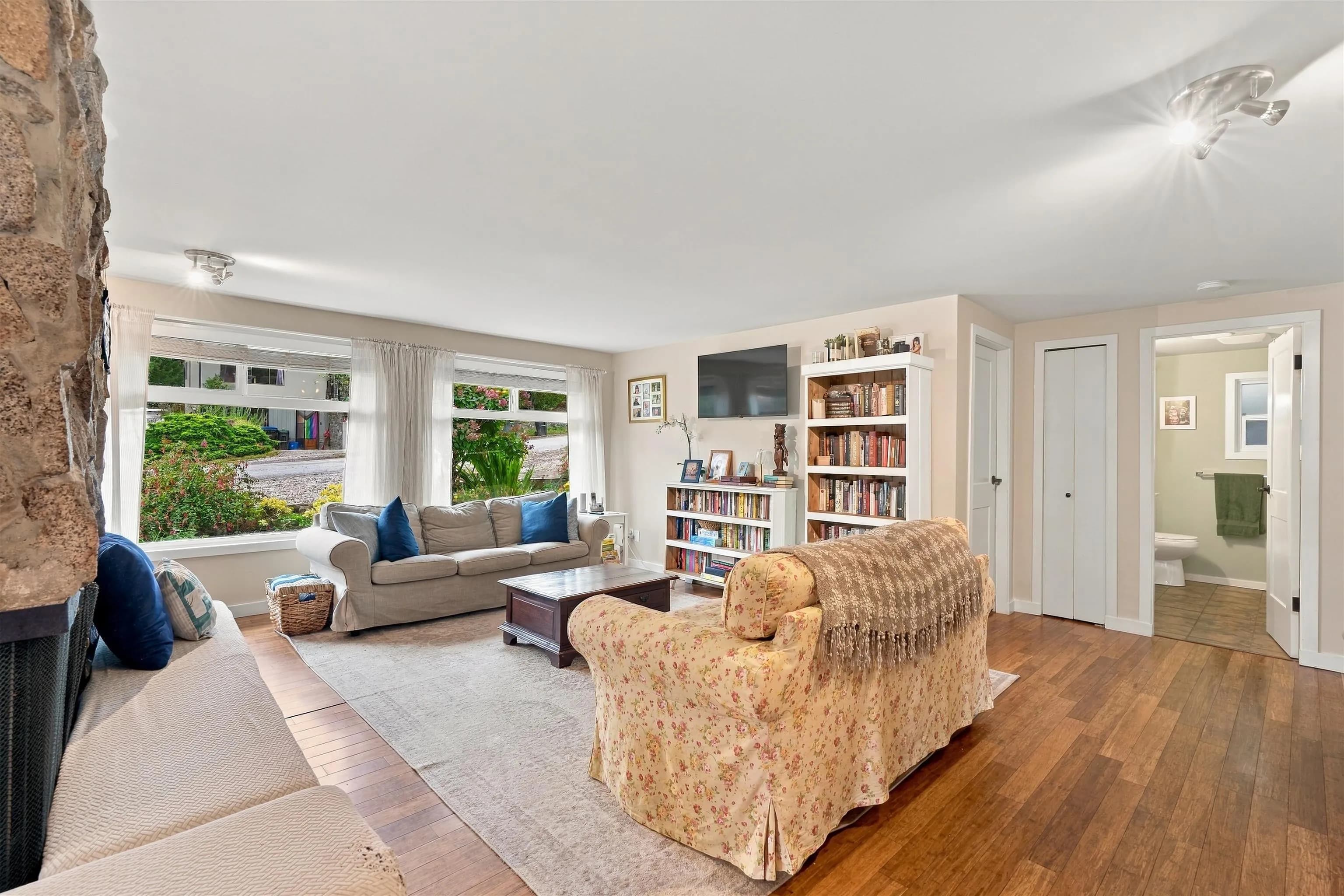5734 Pebble Crescent, Sechelt, BC V0N 3A0 — image 6