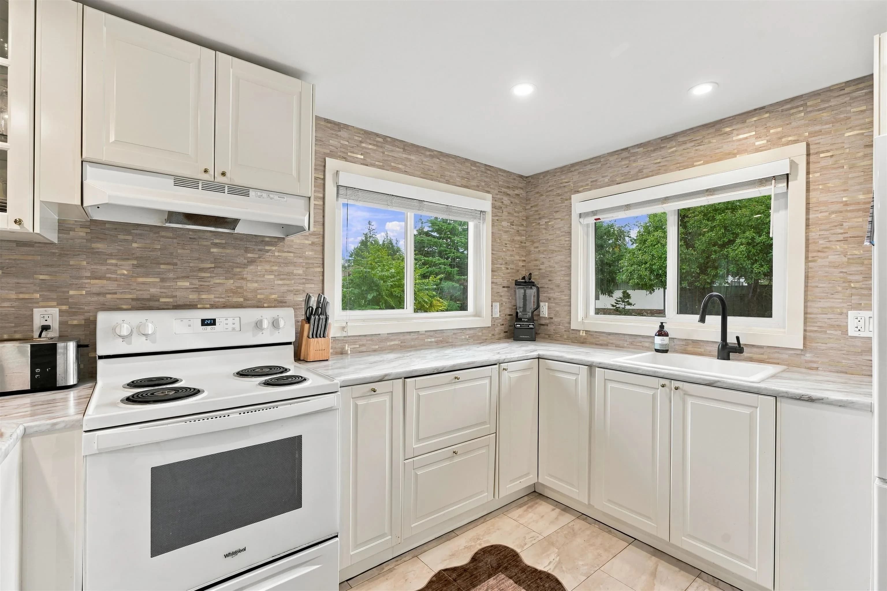 5734 Pebble Crescent, Sechelt, BC V0N 3A0 — image 18