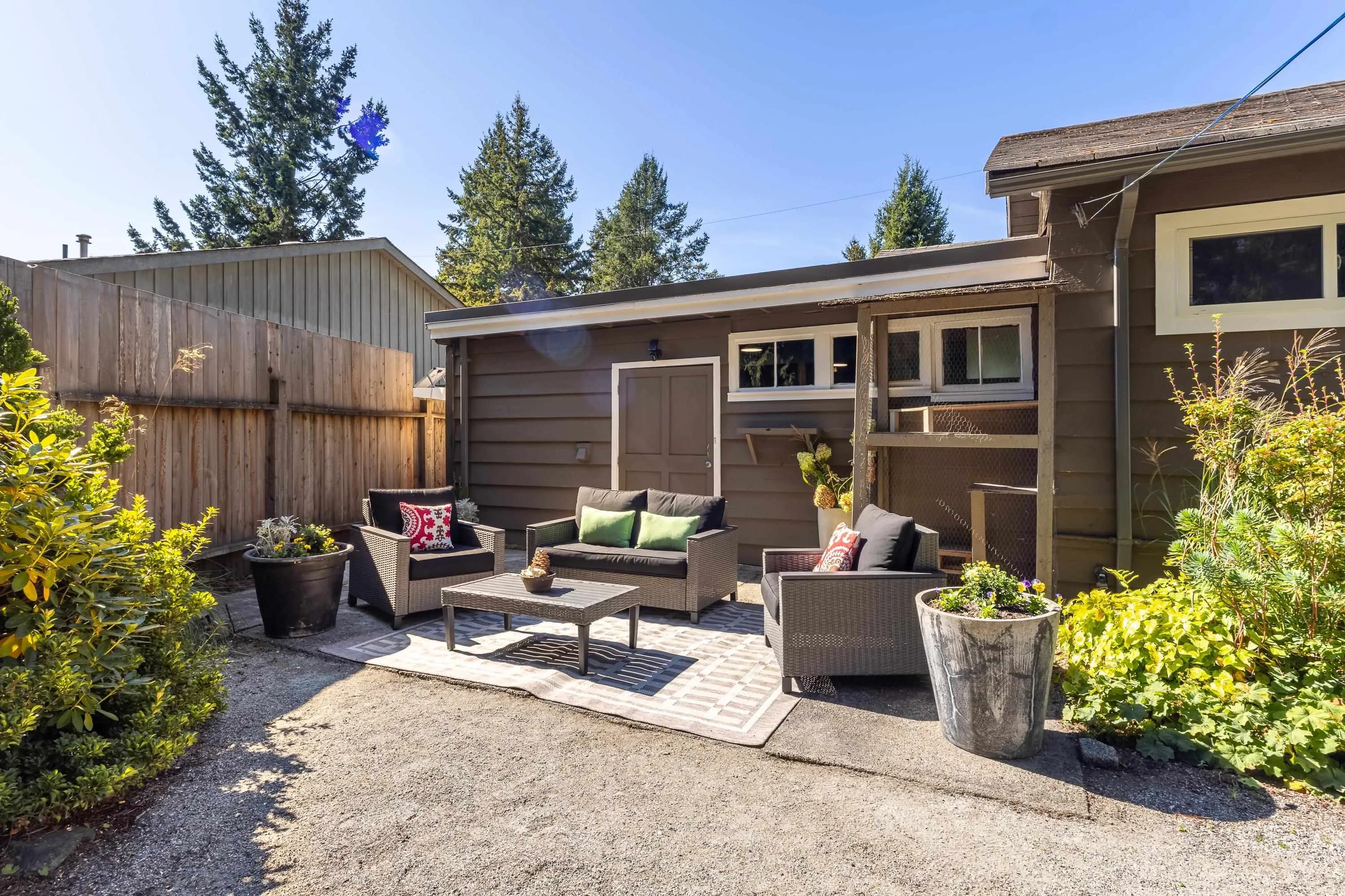 5670 Trident Avenue, Sechelt, BC V7Z 2P4 — image 2