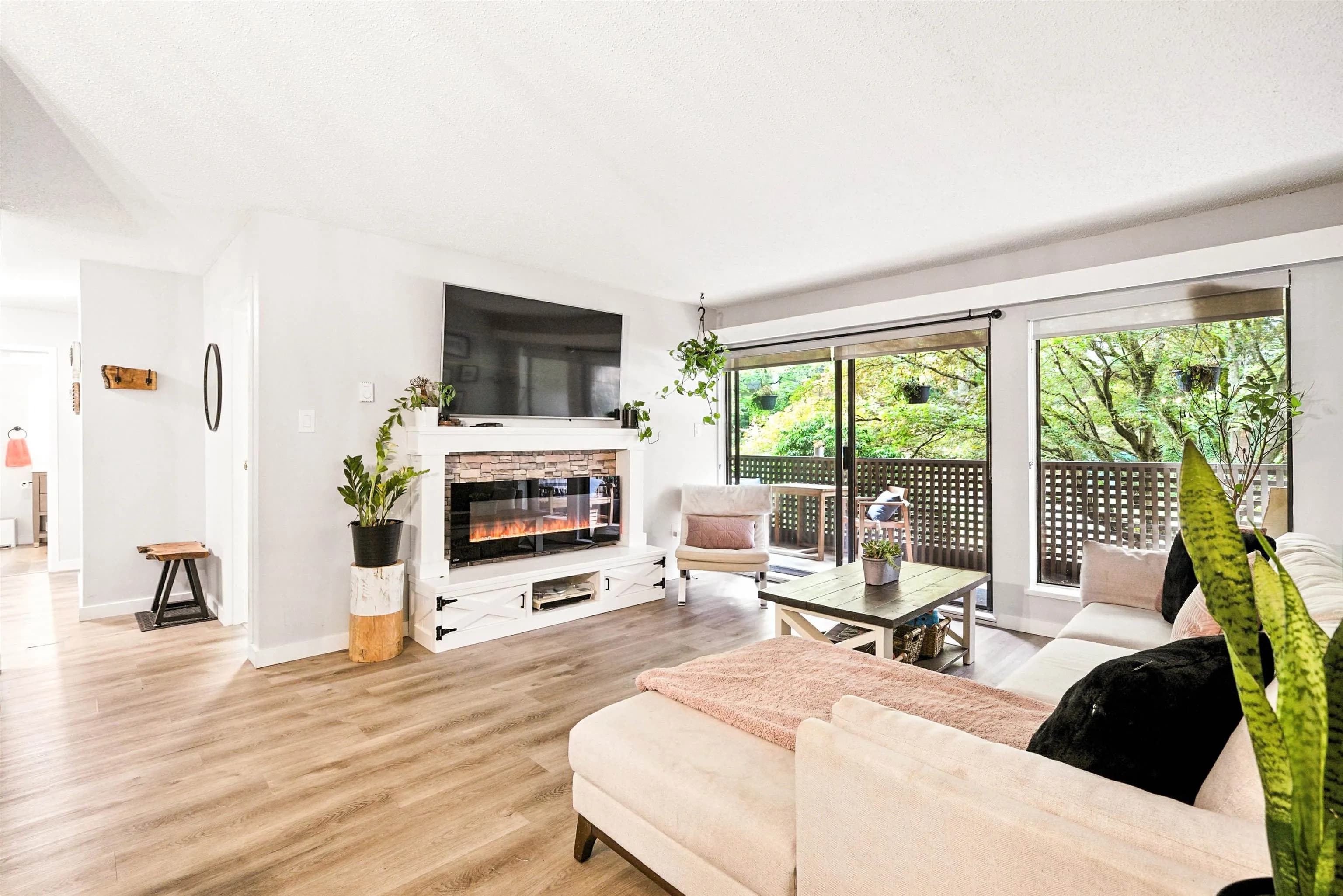 212 1955 Woodway Place, Burnaby, BC V5B 4S5 — image 3
