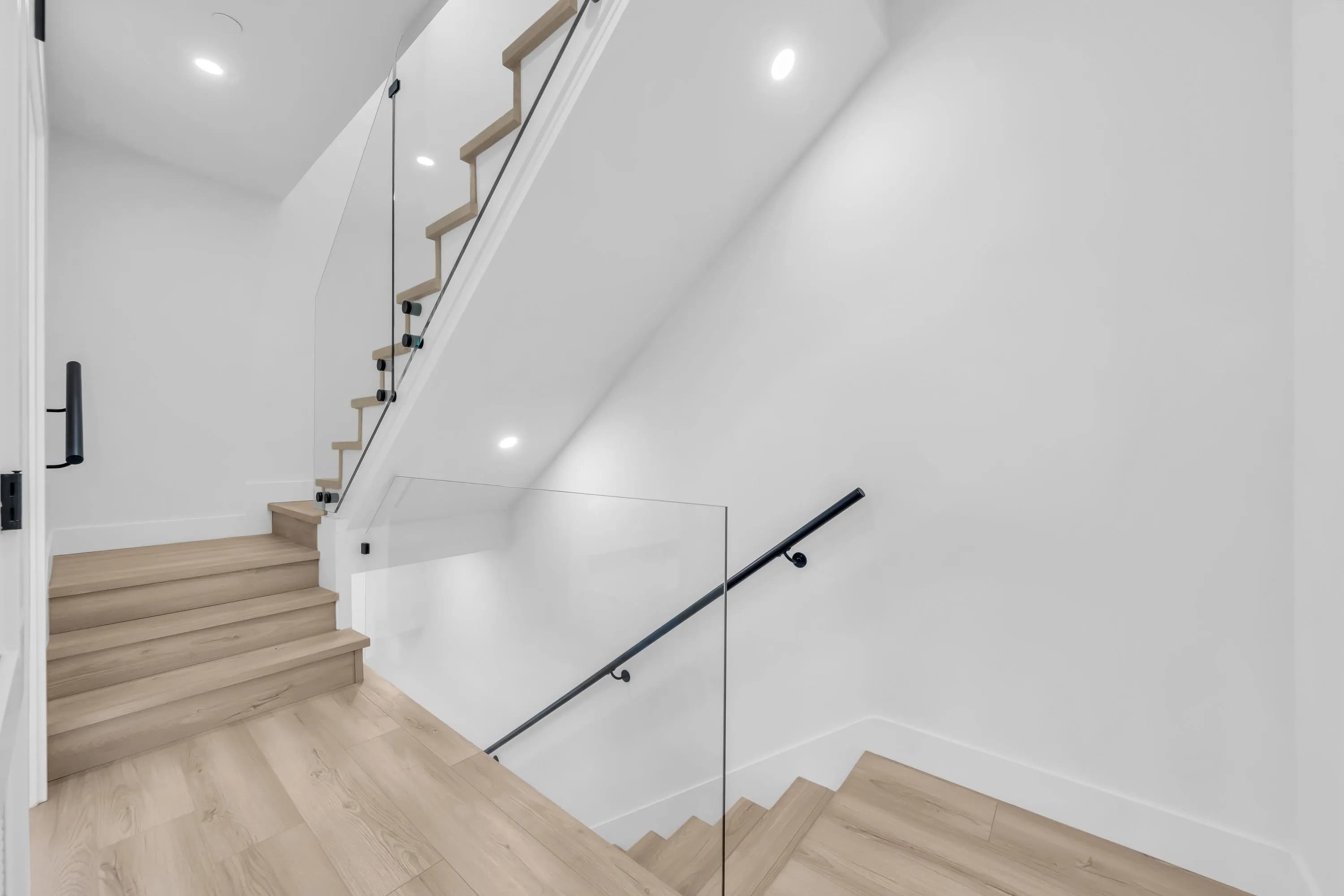 2 4587 Knight Street, Vancouver, BC V5N 3M8 — image 23