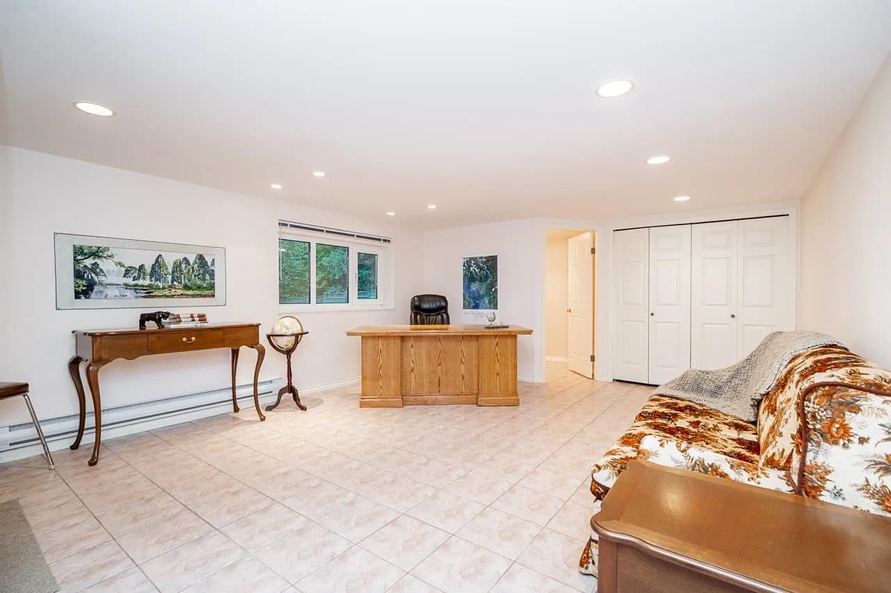 13511 Woodcrest Drive, Surrey, BC V4P 1W3 — image 32