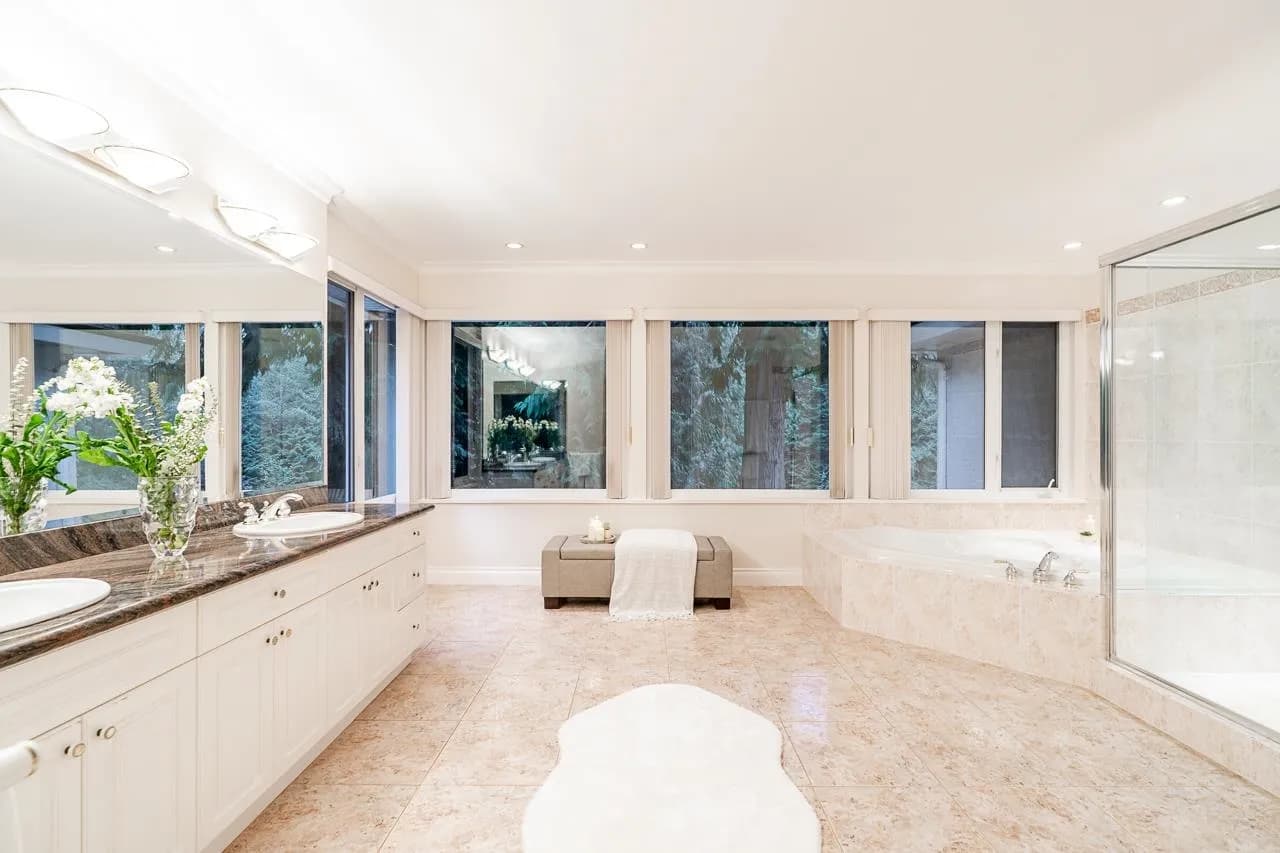 13511 Woodcrest Drive, Surrey, BC V4P 1W3 — image 22