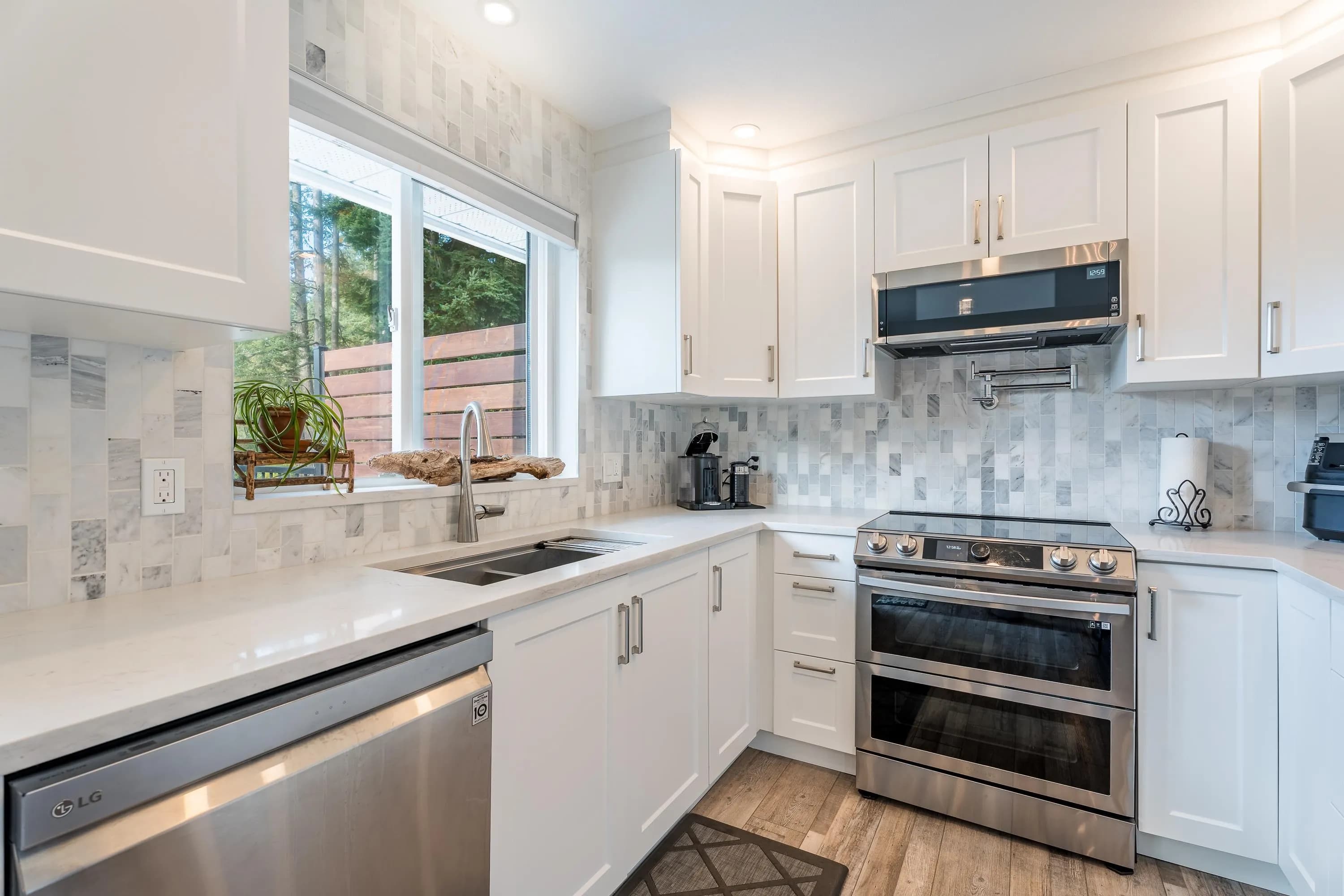 5617 Curtis Place, Sechelt, BC V7Z 0R9 — image 10