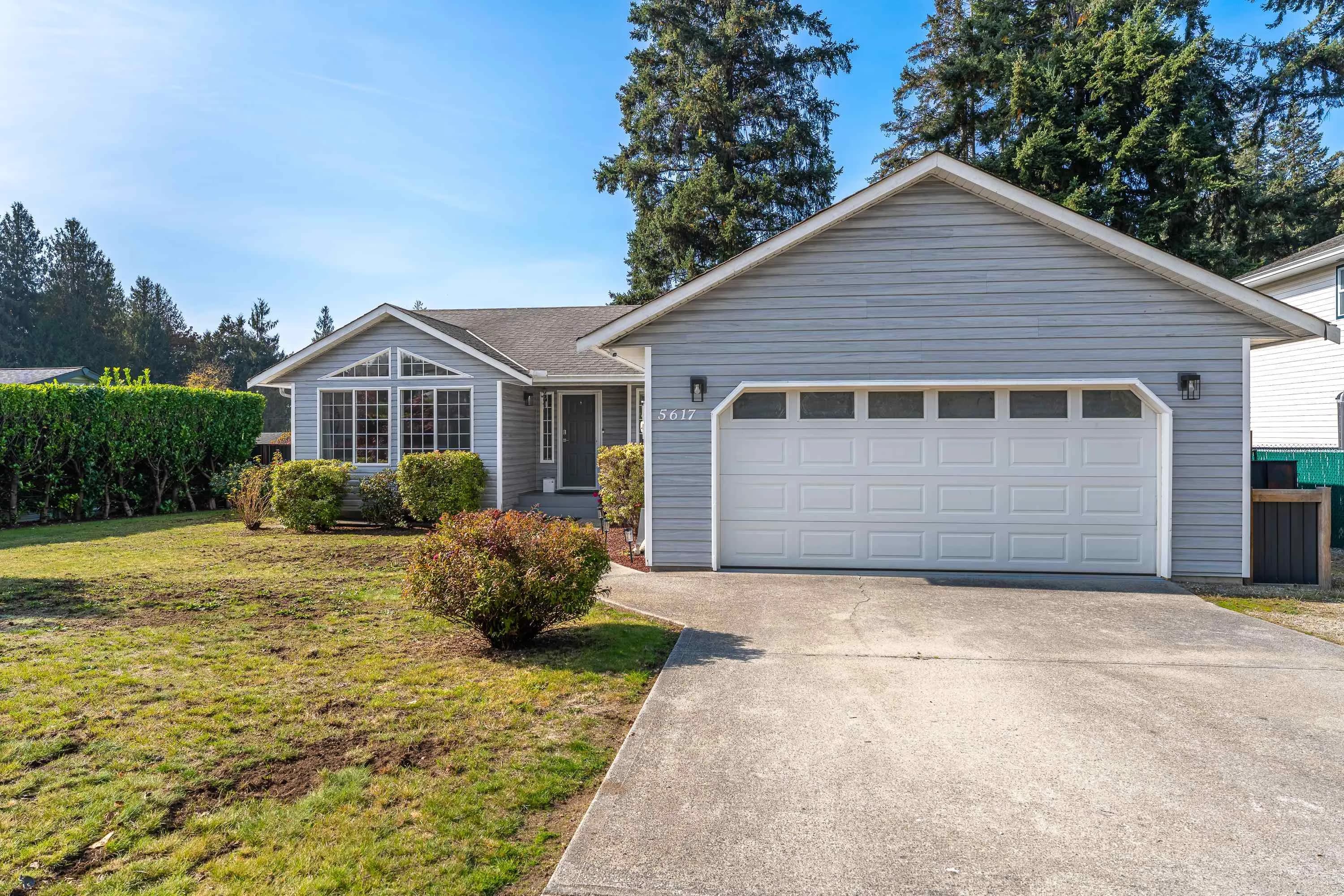 5617 Curtis Place, Sechelt, BC V7Z 0R9 — image 29