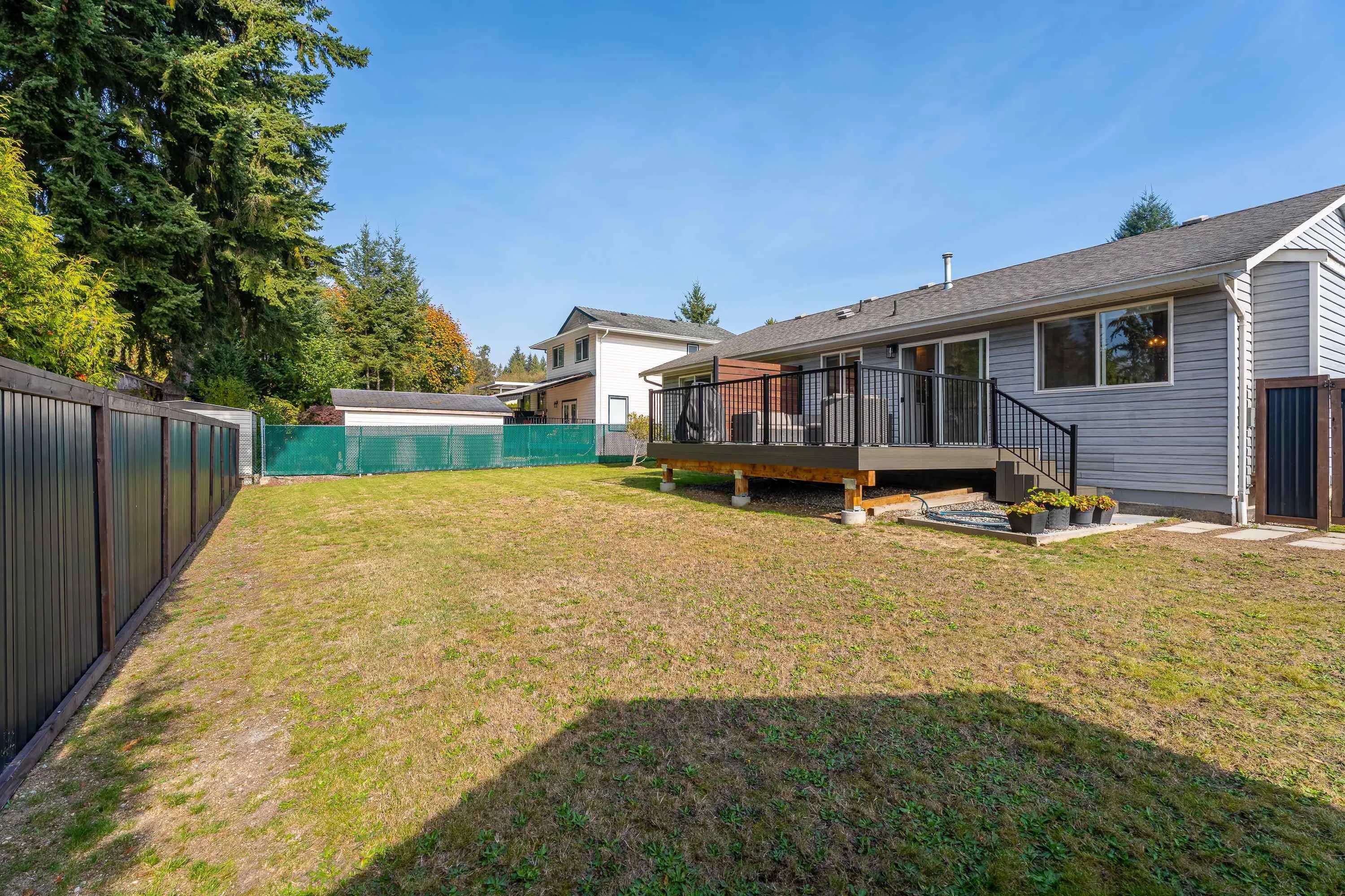5617 Curtis Place, Sechelt, BC V7Z 0R9 — image 24