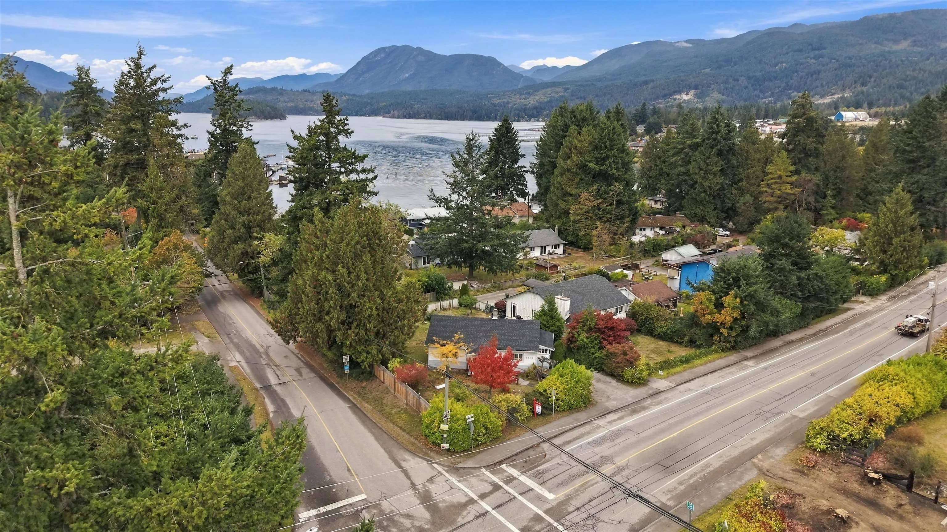 5689 Porpoise Bay Road, Sechelt, BC V0N 1V0 — image 27