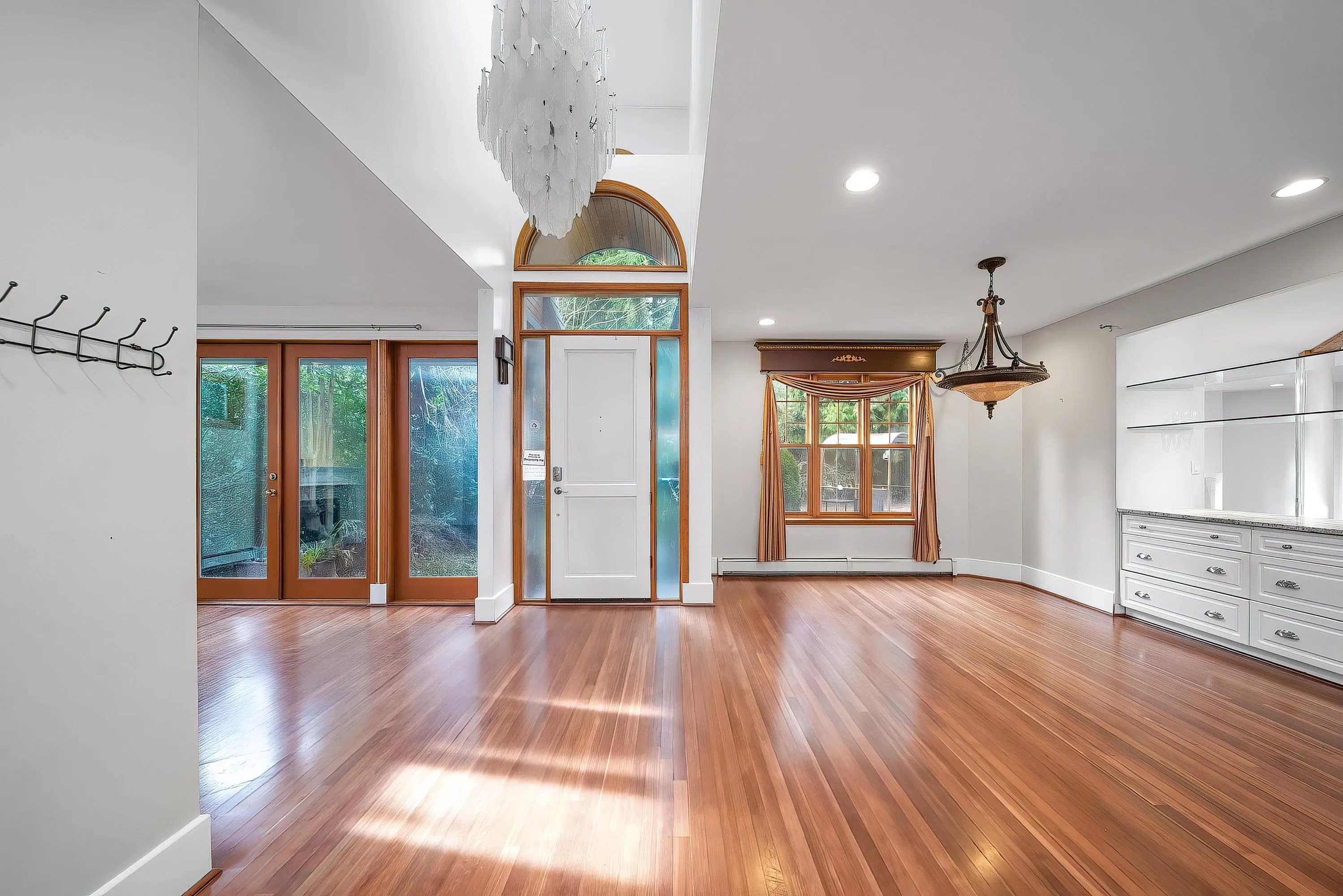 992 3rd Street, West Vancouver, BC V7T 2J3 — image 3