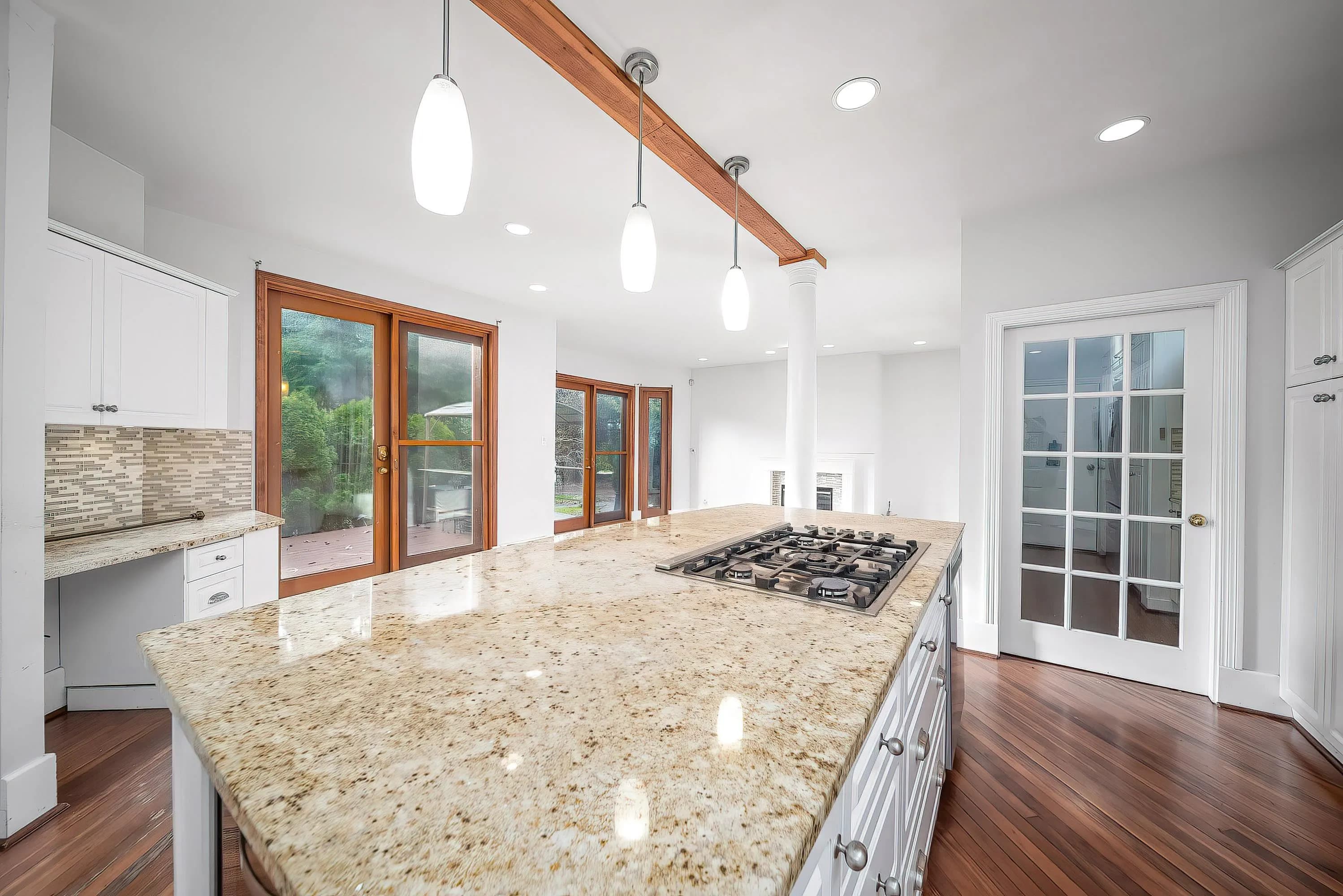 992 3rd Street, West Vancouver, BC V7T 2J3 — image 15