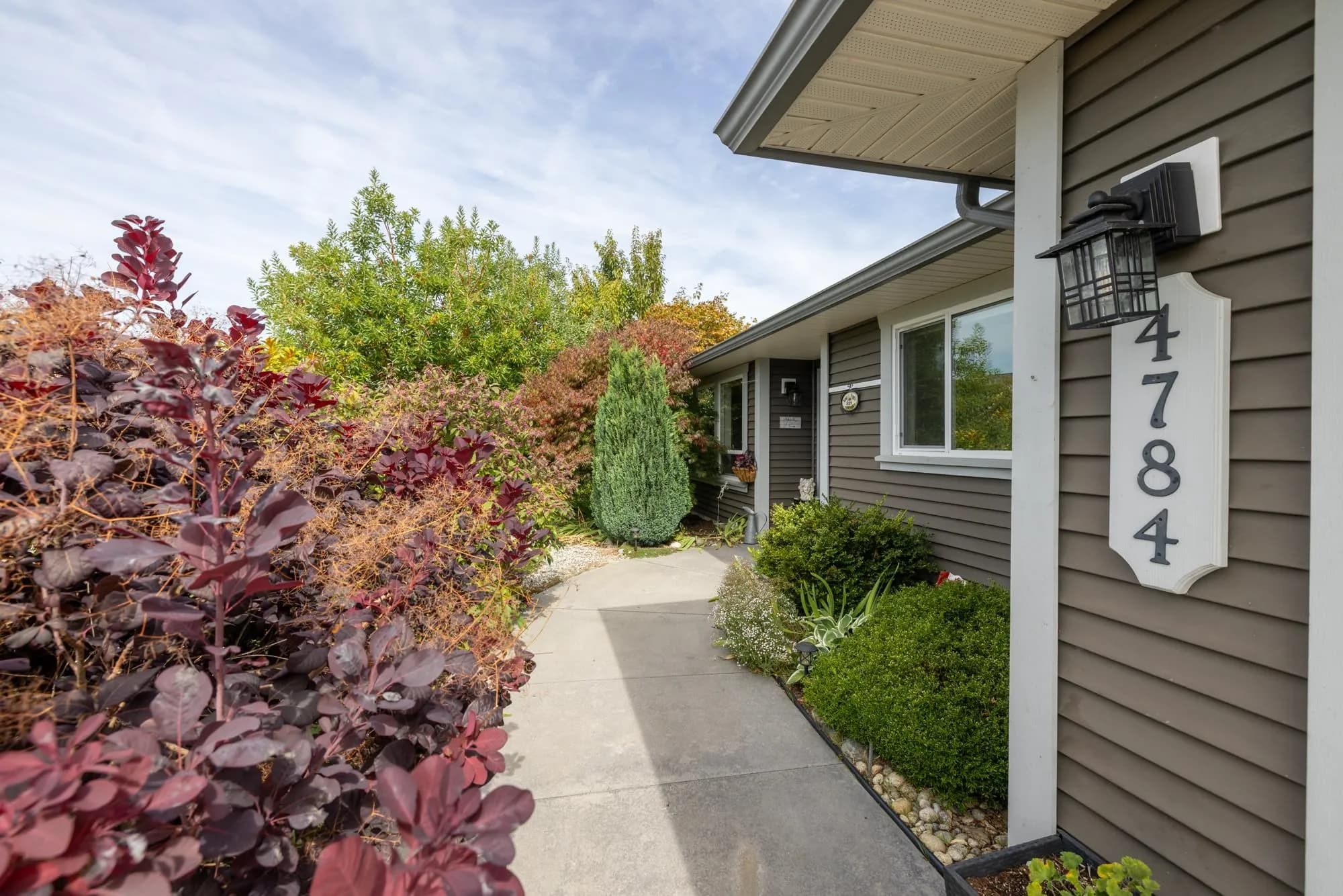 4784 Tamarack Place, Sechelt, BC V7Z 0E8 — image 2