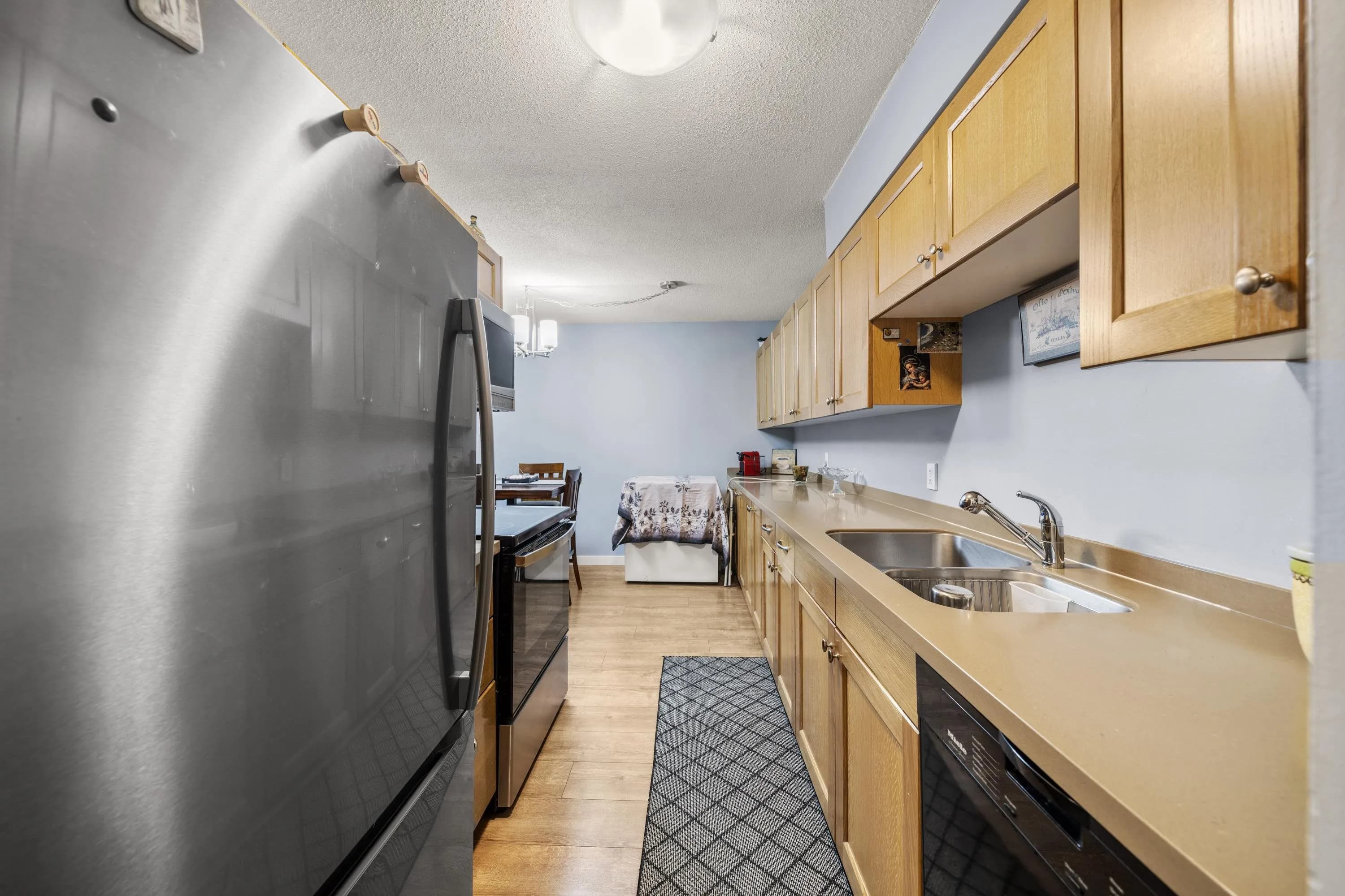 302 371 Ellesmere Avenue, Burnaby, BC V5B 3T1 — image 6