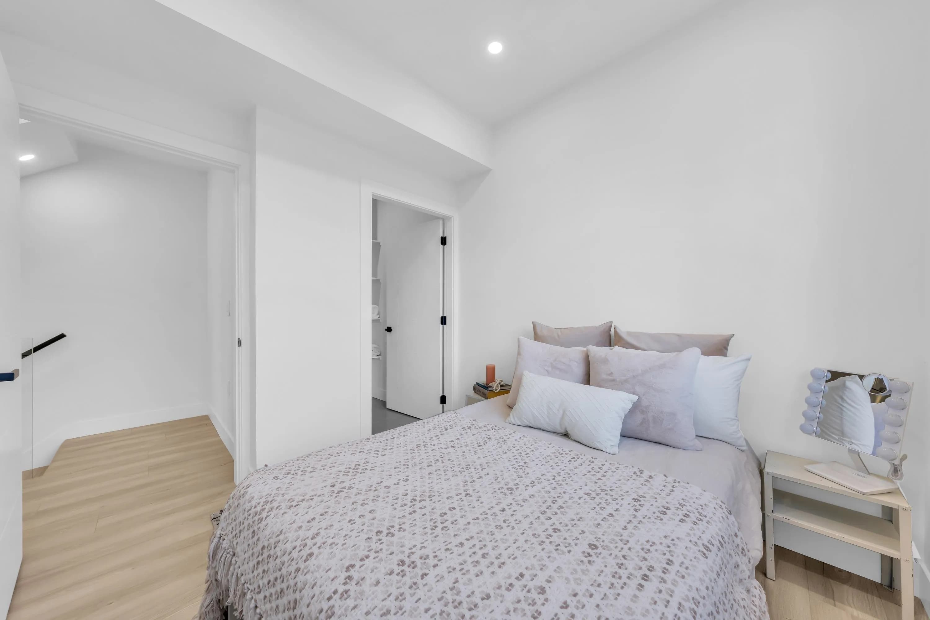 1 4587 Knight Street, Vancouver, BC V5N 3M8 — image 20