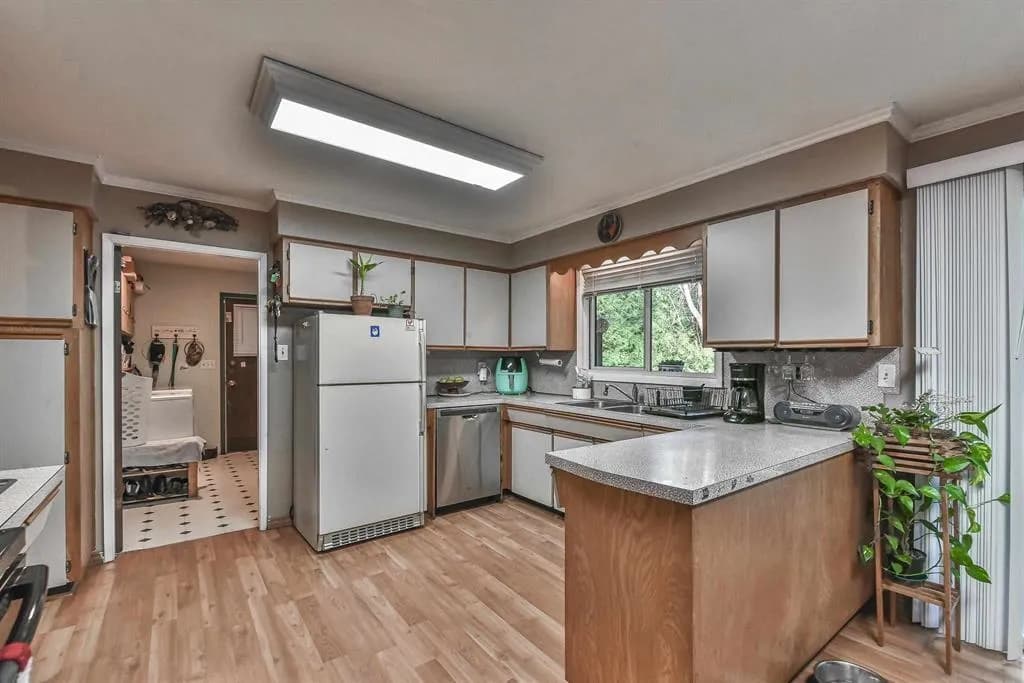 6446 138 Street, Surrey, BC V3W 5G6 — image 14