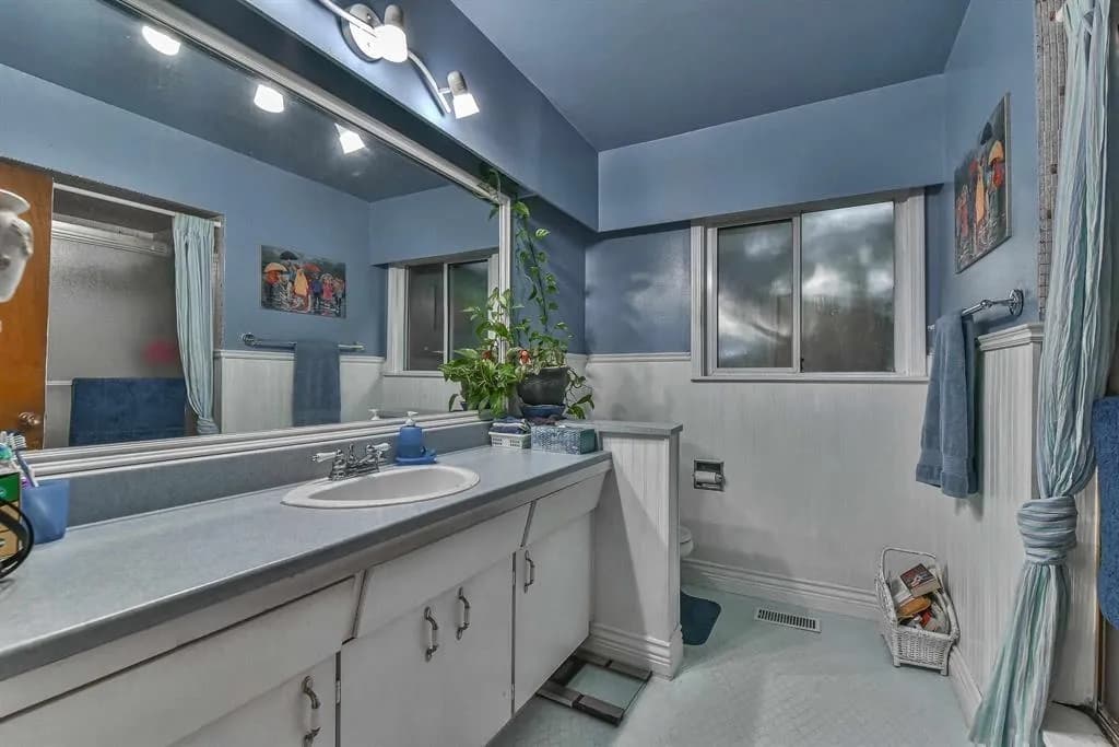 6446 138 Street, Surrey, BC V3W 5G6 — image 12