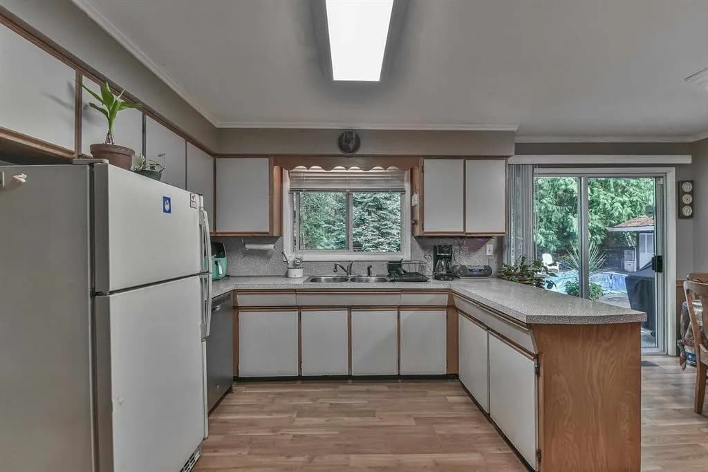 6446 138 Street, Surrey, BC V3W 5G6 — image 17