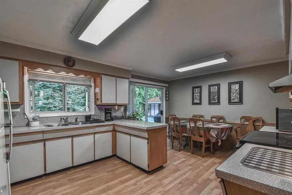 6446 138 Street, Surrey, BC V3W 5G6 — image 16