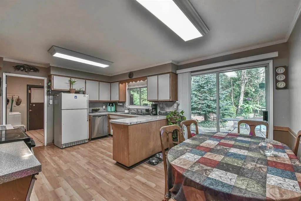 6446 138 Street, Surrey, BC V3W 5G6 — image 10