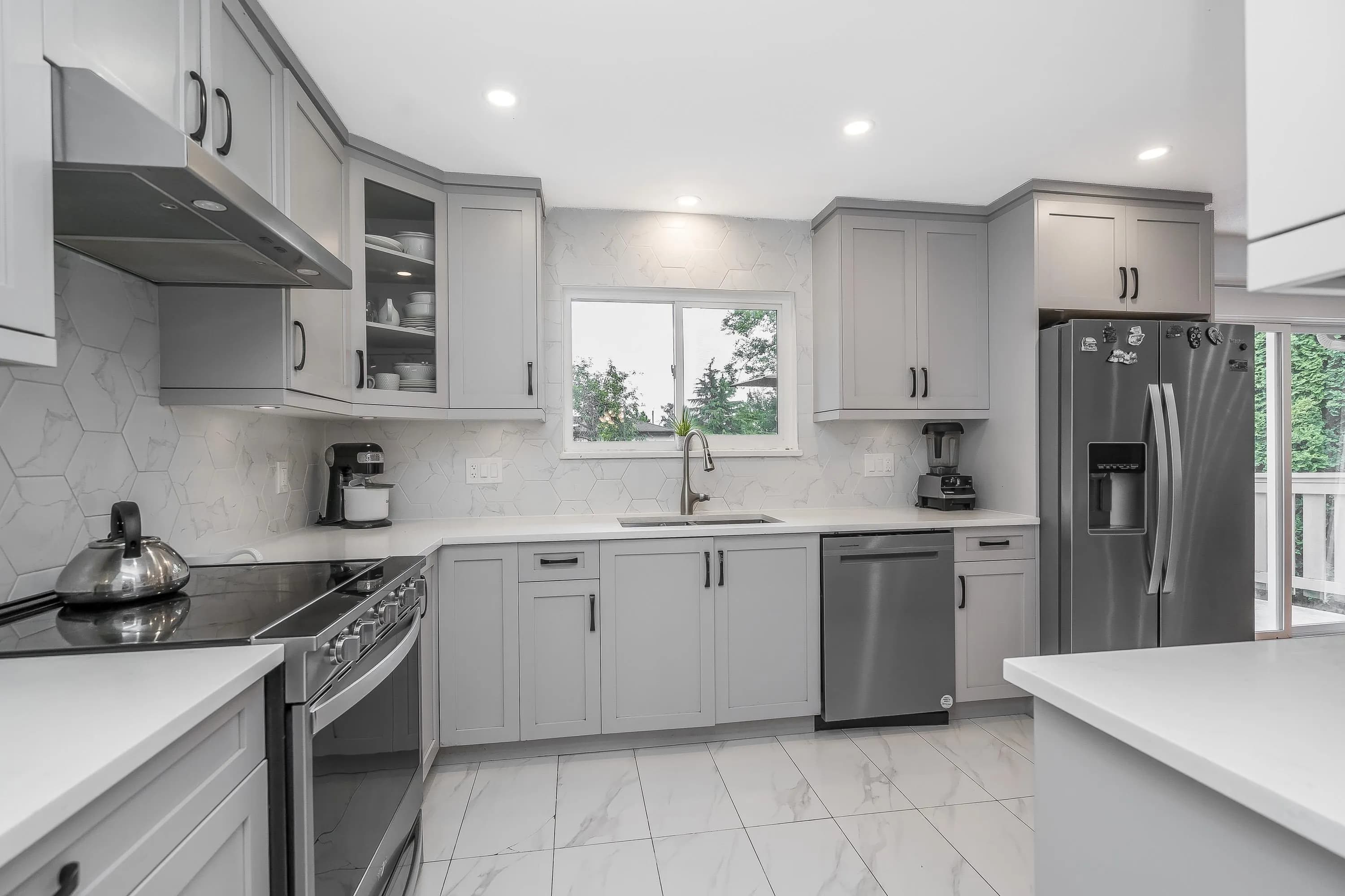 1728 156 Street, Surrey, BC V4A 4T1 — image 1