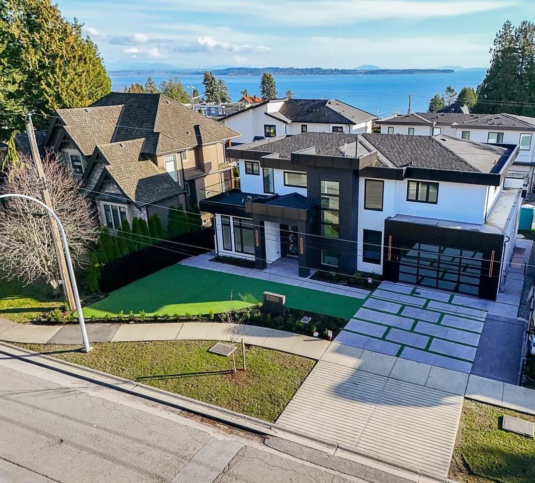 13528 14 Avenue, Surrey, BC V4A 5H5 — image 2