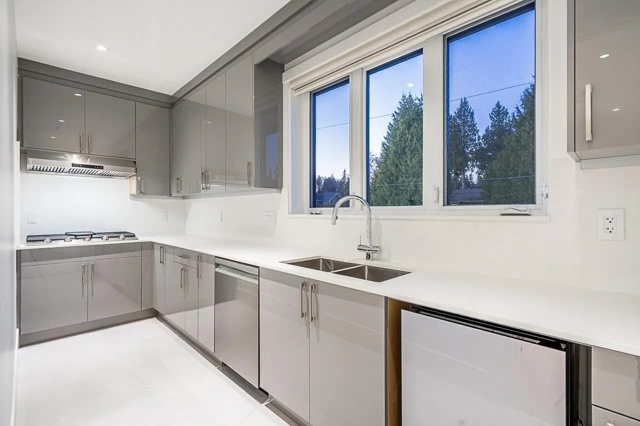 13528 14 Avenue, Surrey, BC V4A 5H5 — image 10