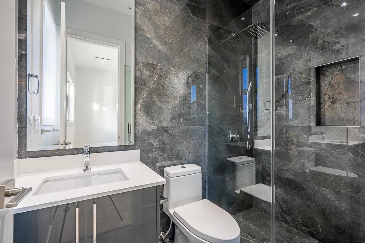 13528 14 Avenue, Surrey, BC V4A 5H5 — image 24