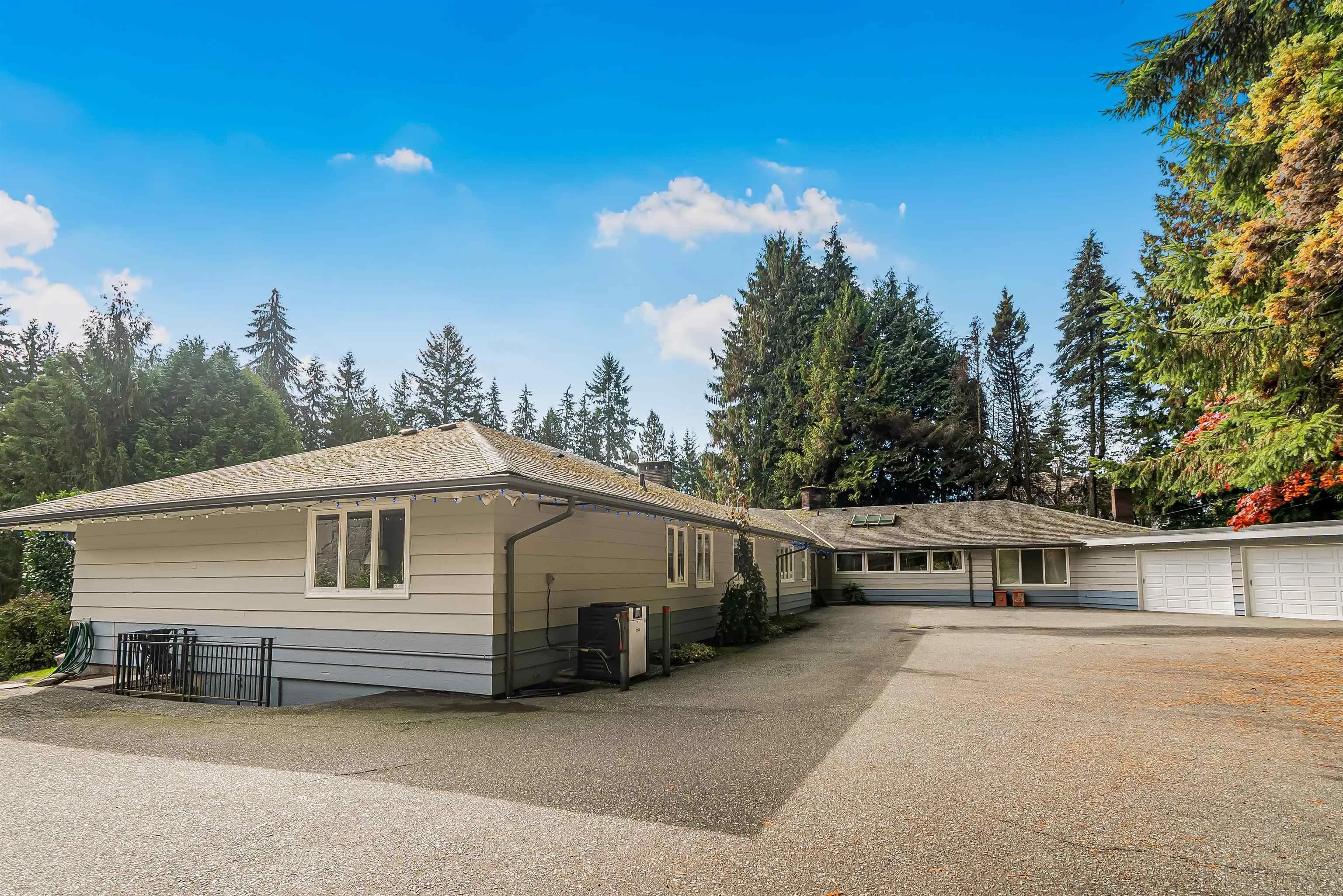 230 Onslow Place, West Vancouver, BC V7S 1K5 — image 5