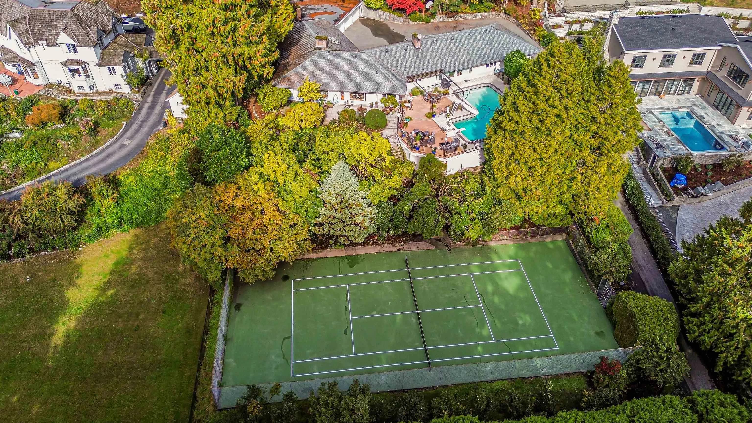 230 Onslow Place, West Vancouver, BC V7S 1K5 — image 1