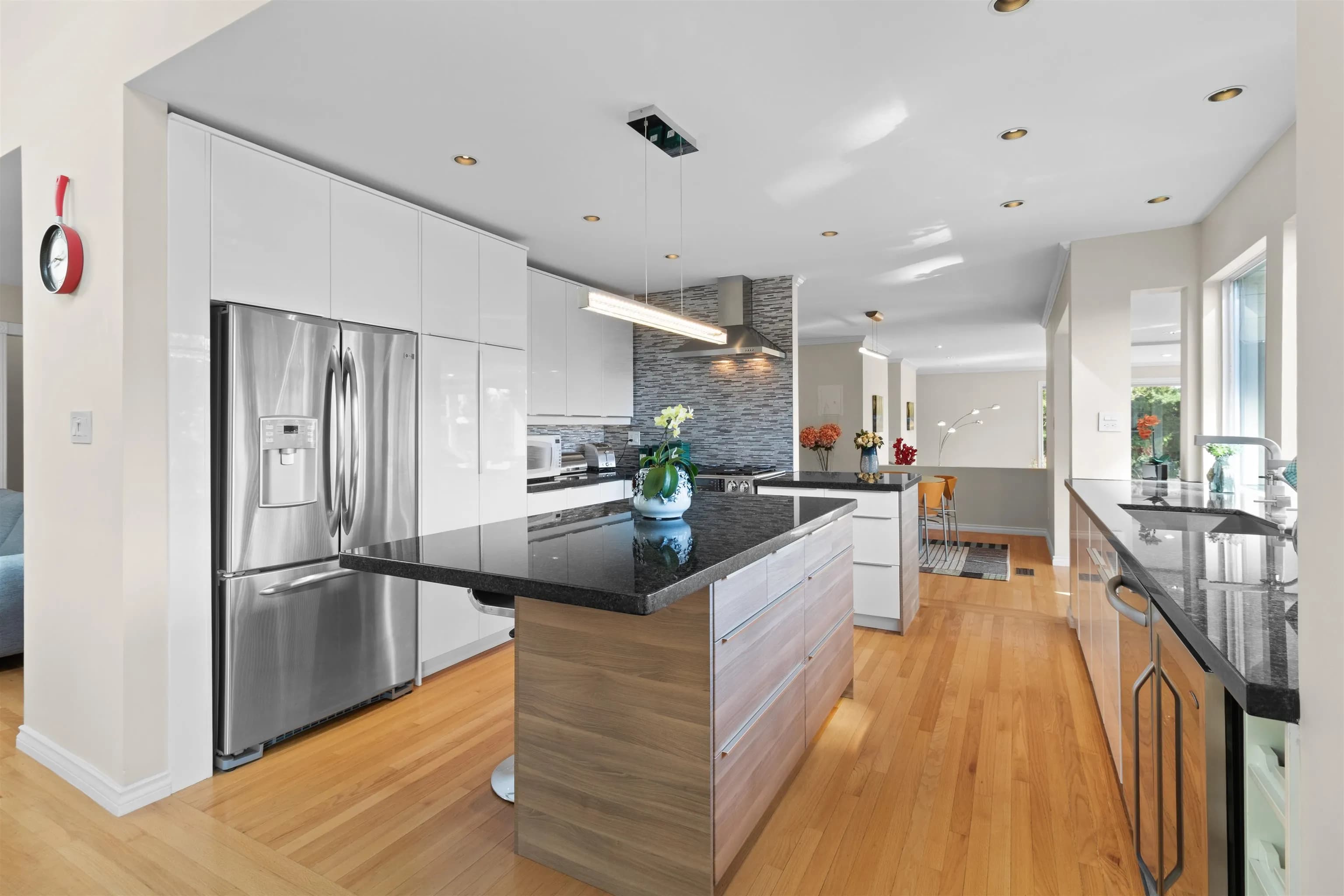 4635 Caulfeild Drive, West Vancouver, BC V7W 1E9 — image 10