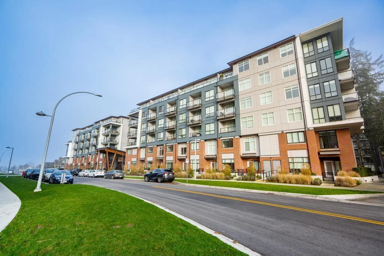 208 3528 146a Street, Surrey, BC V4P 0H4 — image 1