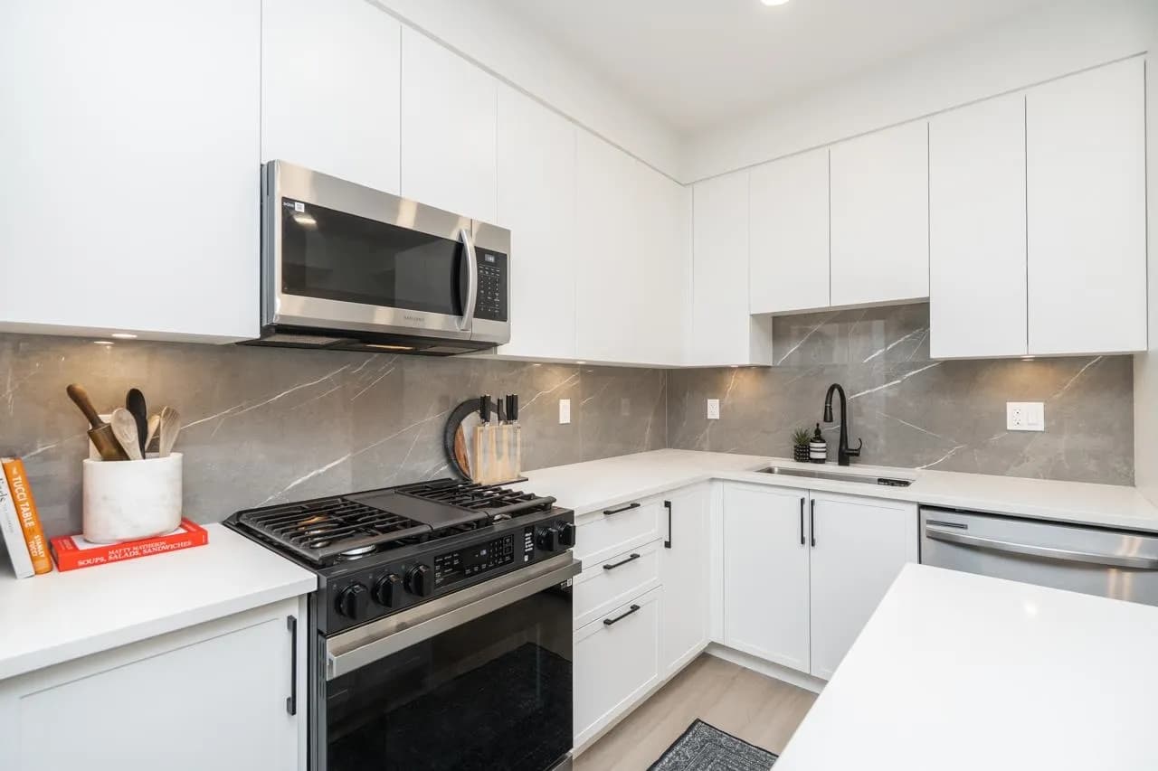 208 3528 146a Street, Surrey, BC V4P 0H4 — image 9
