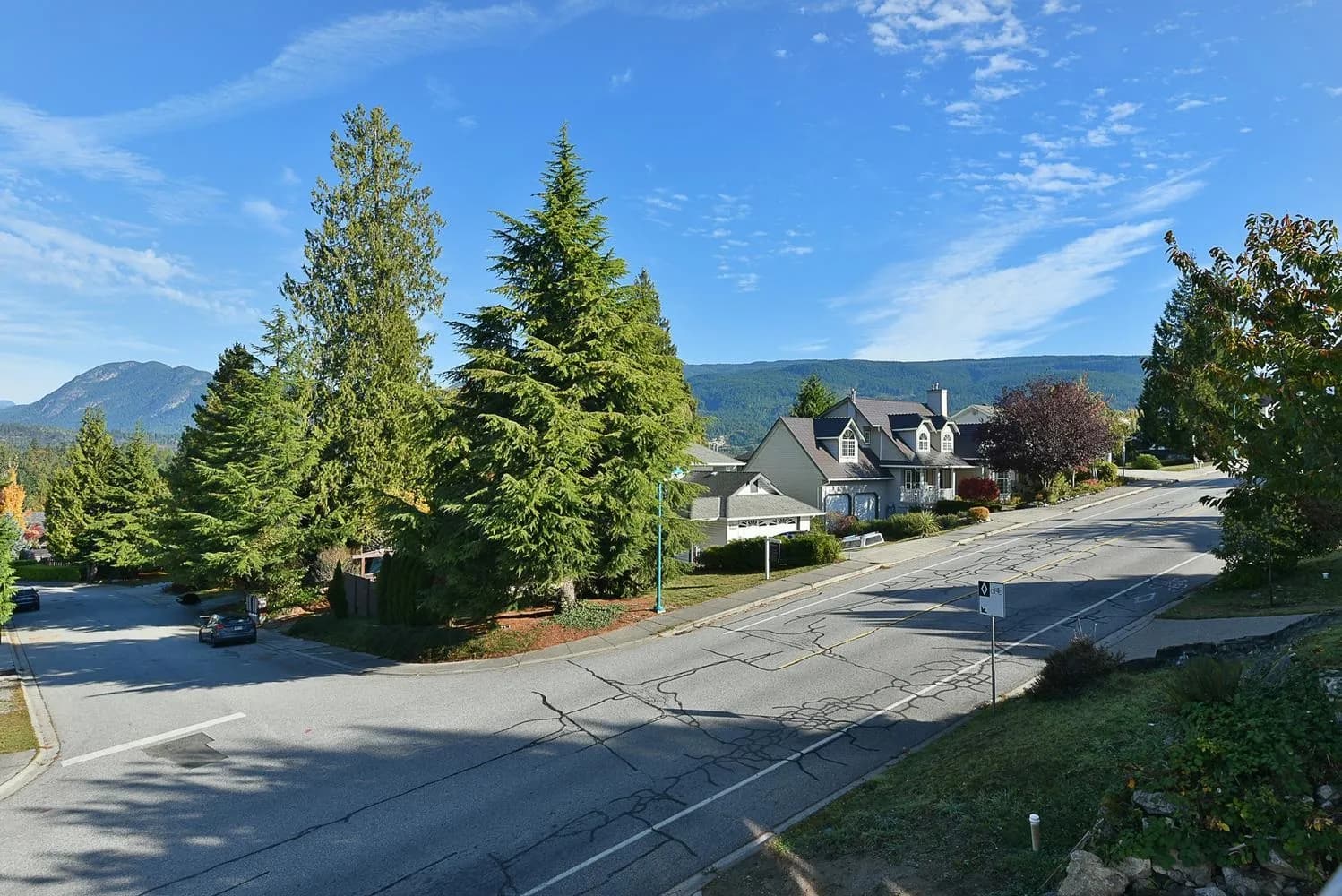 5825 Trail Avenue, Sechelt, BC V7Z 0K5 — image 12