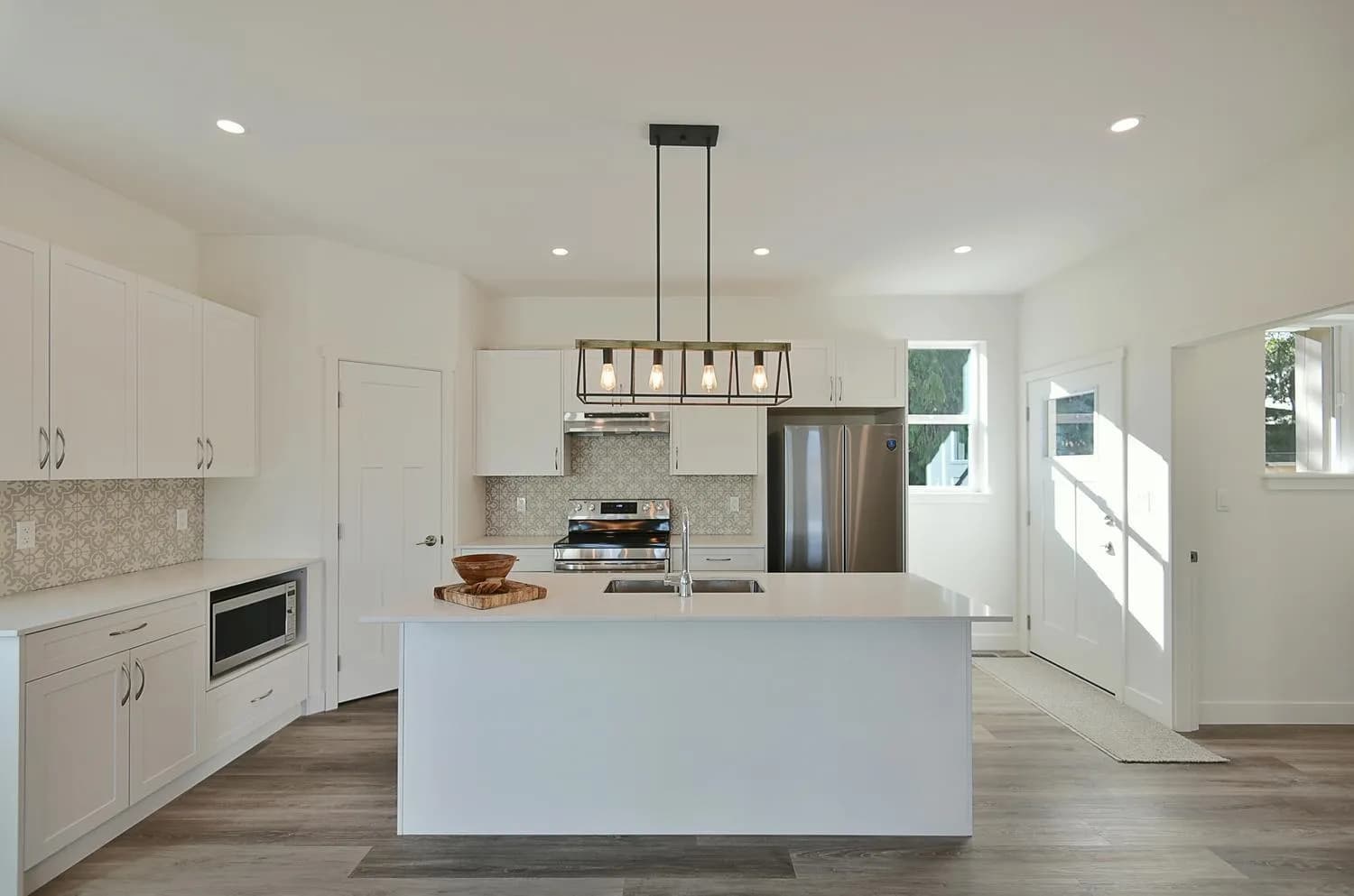 5825 Trail Avenue, Sechelt, BC V7Z 0K5 — image 38