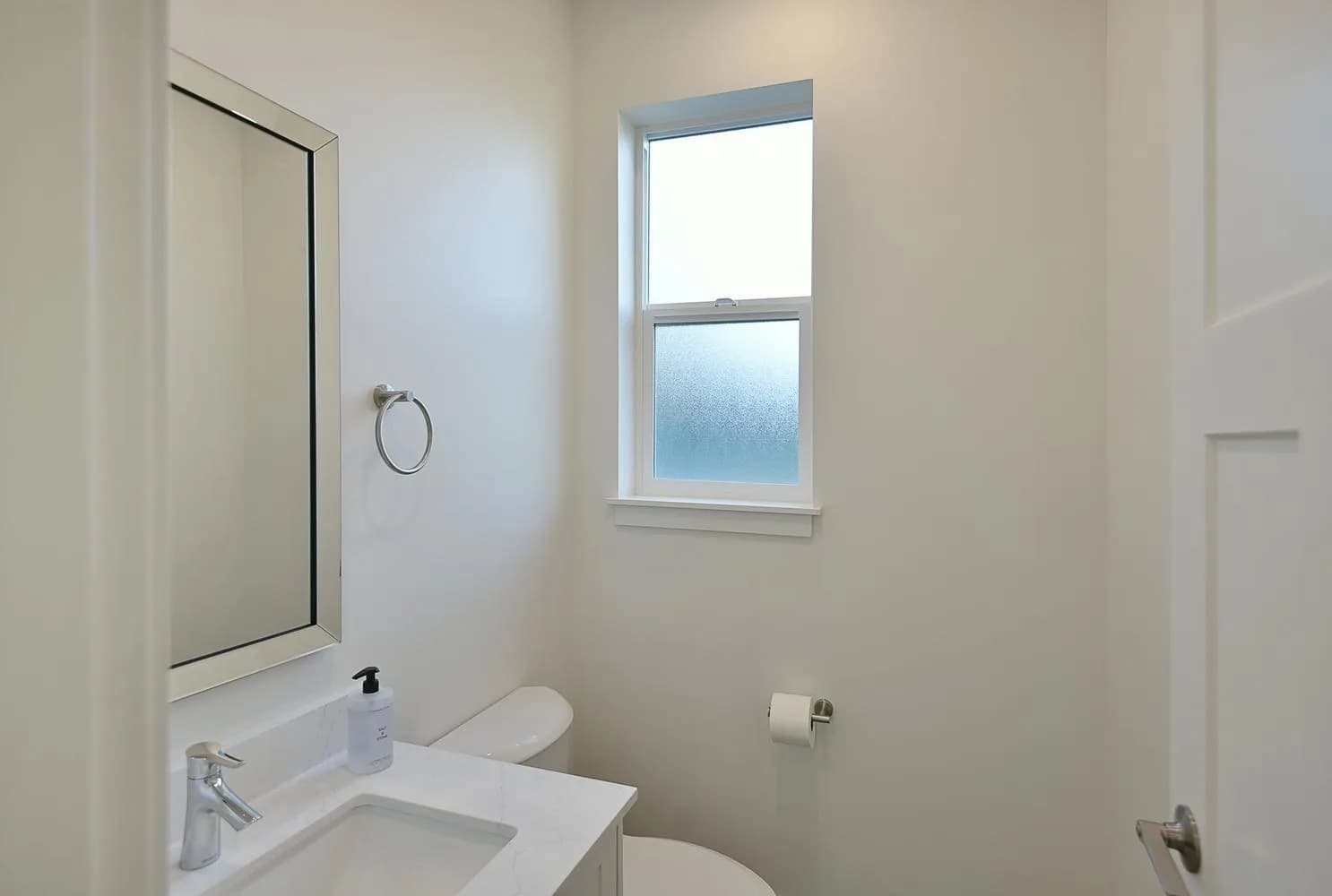 5825 Trail Avenue, Sechelt, BC V7Z 0K5 — image 16