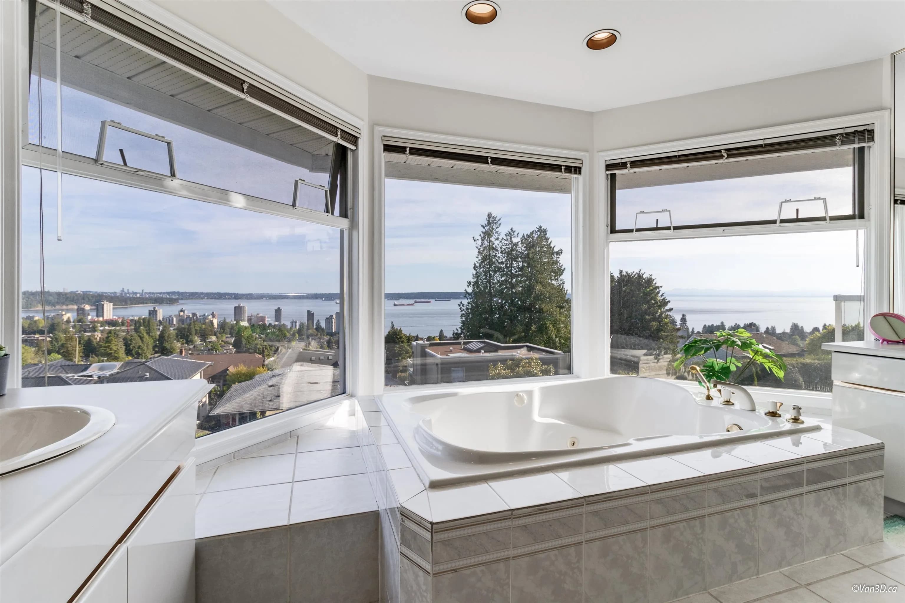 2272 Ottawa Avenue, West Vancouver, BC V7V 2S6 — image 25