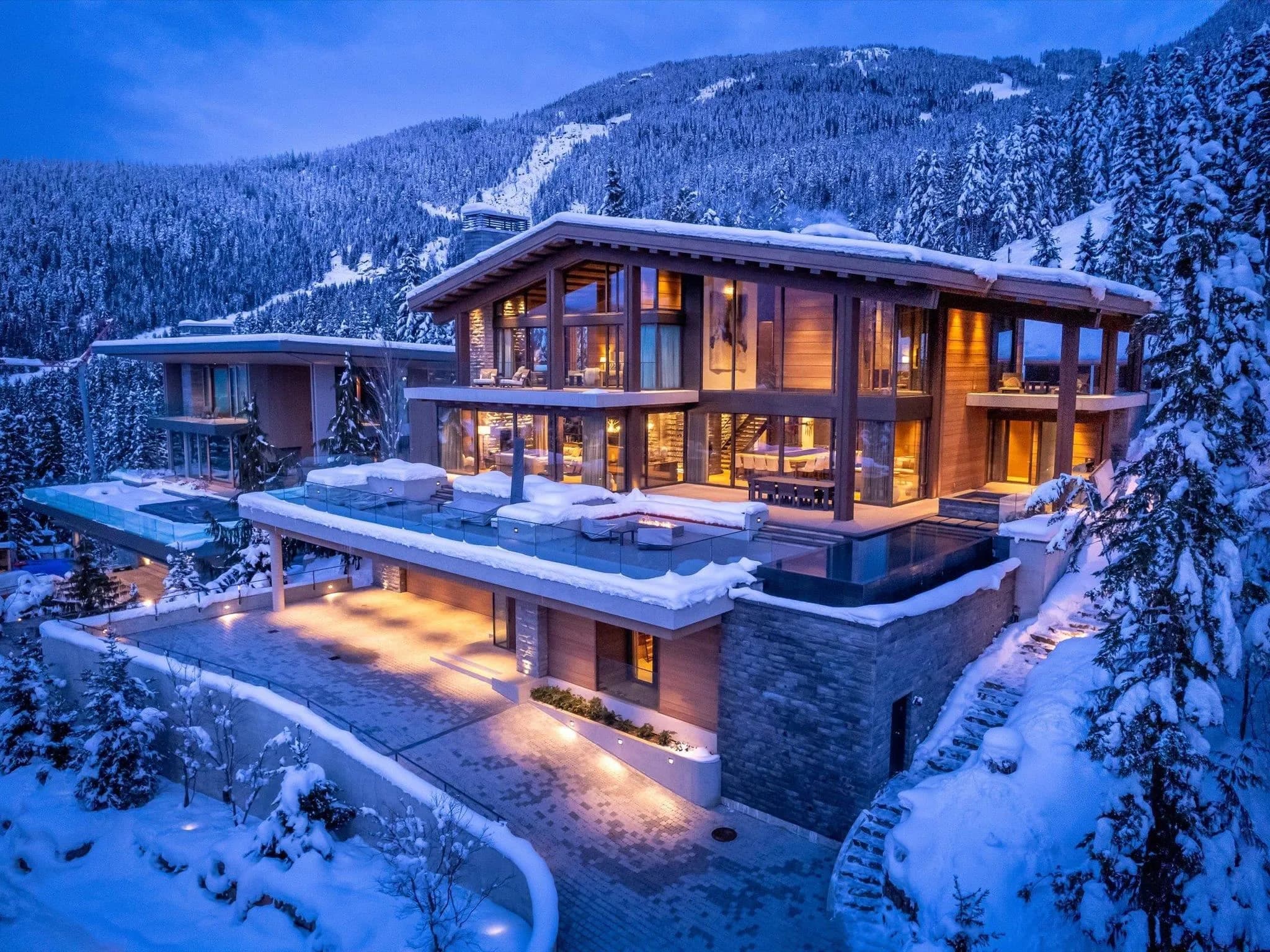 2982 High Point Drive, Whistler, BC V8E 0L6 — image 1
