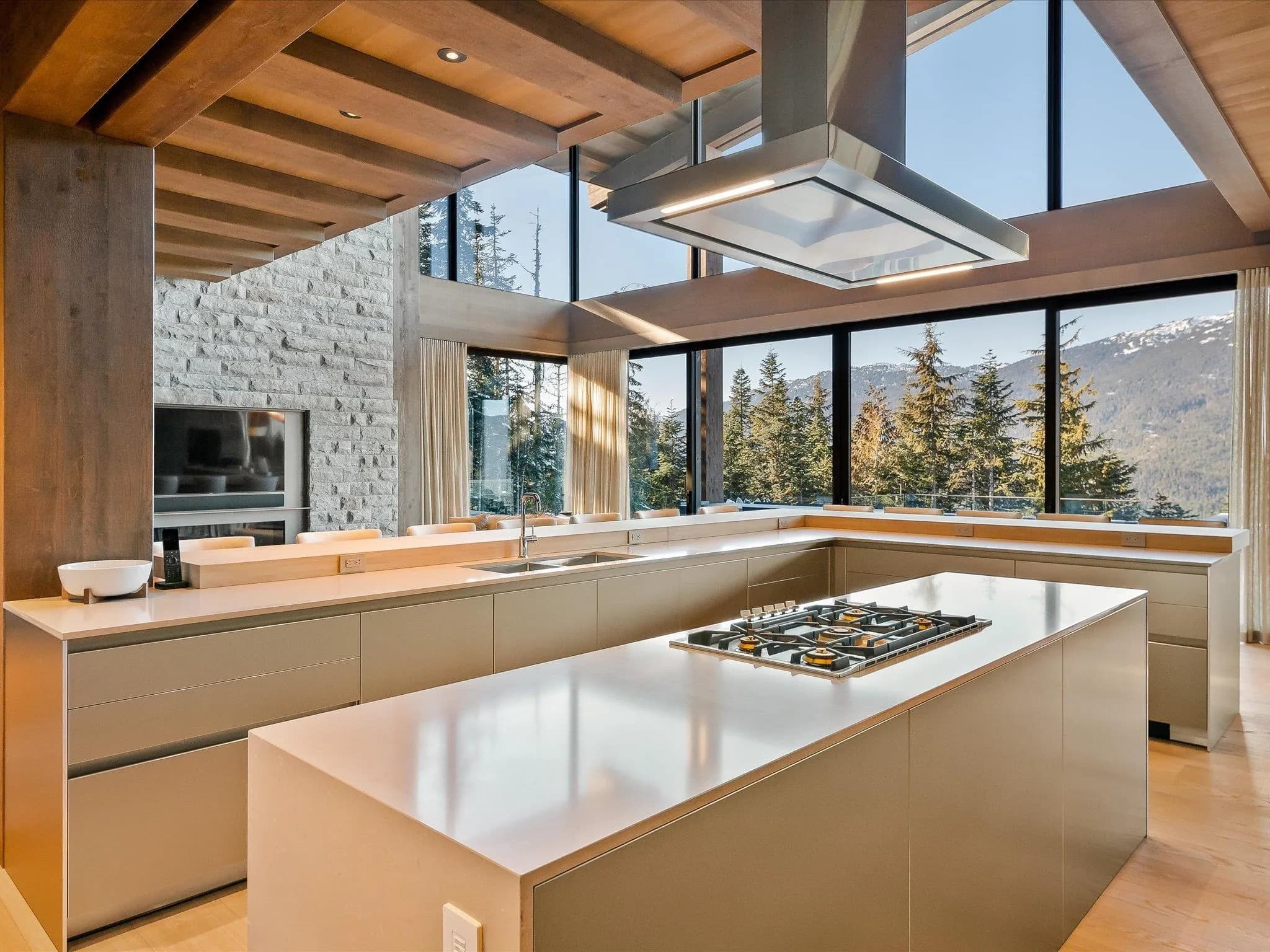 2982 High Point Drive, Whistler, BC V8E 0L6 — image 9