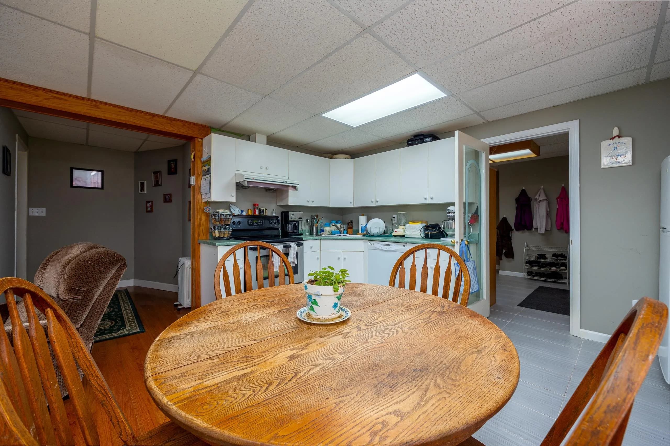 18139 Claytonwood Crescent, Surrey, BC V3S 7T5 — image 23