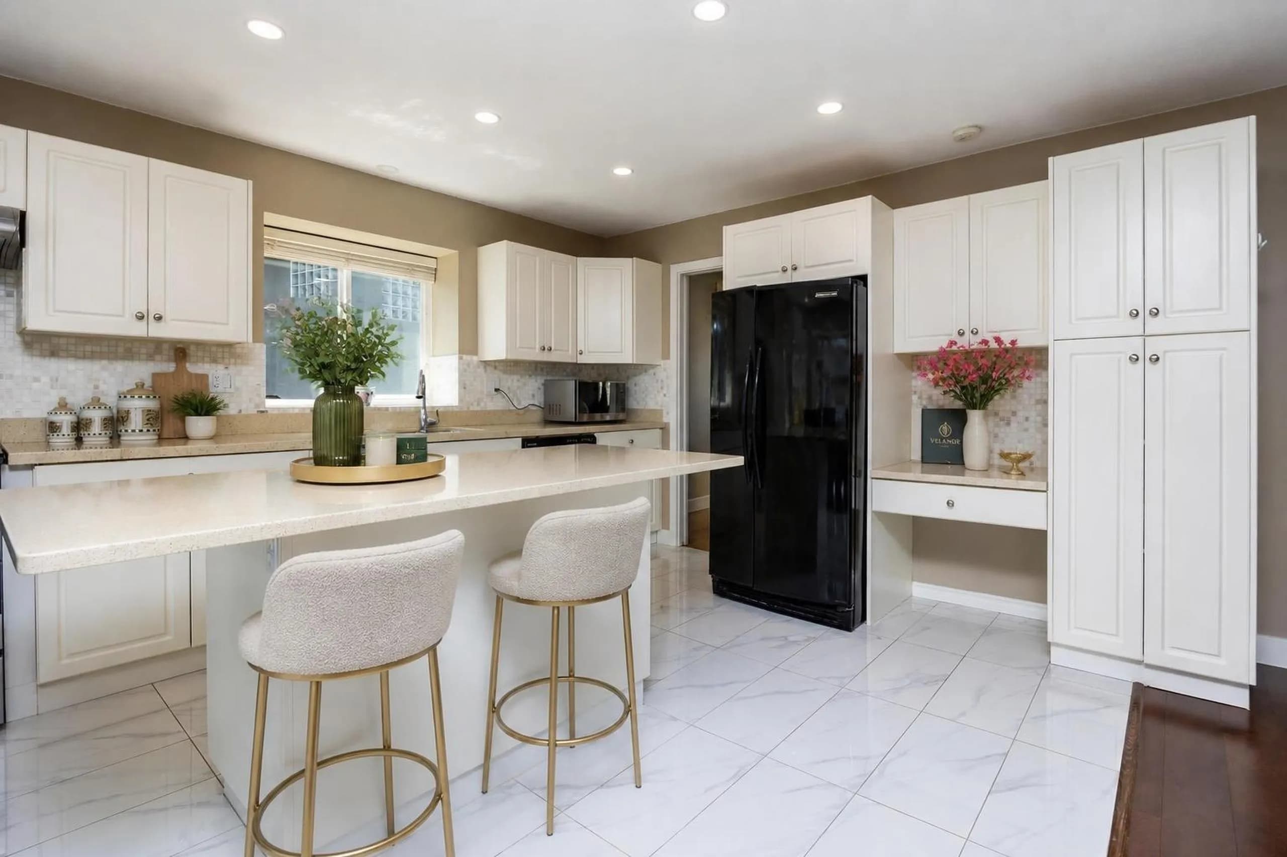 18139 Claytonwood Crescent, Surrey, BC V3S 7T5 — image 10