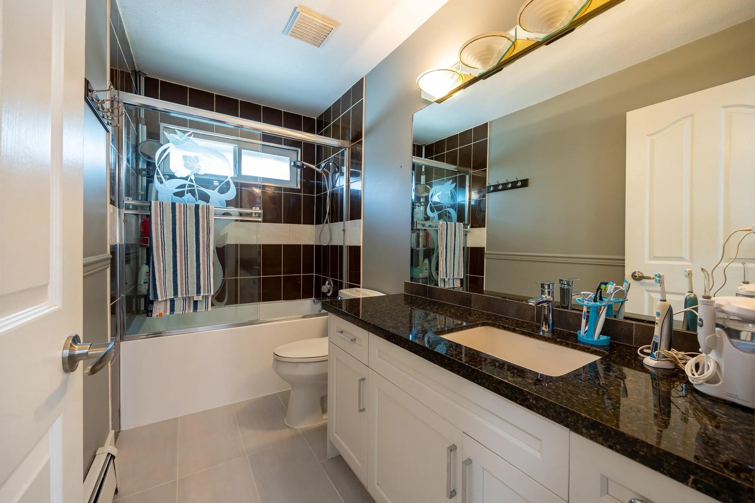 18139 Claytonwood Crescent, Surrey, BC V3S 7T5 — image 8