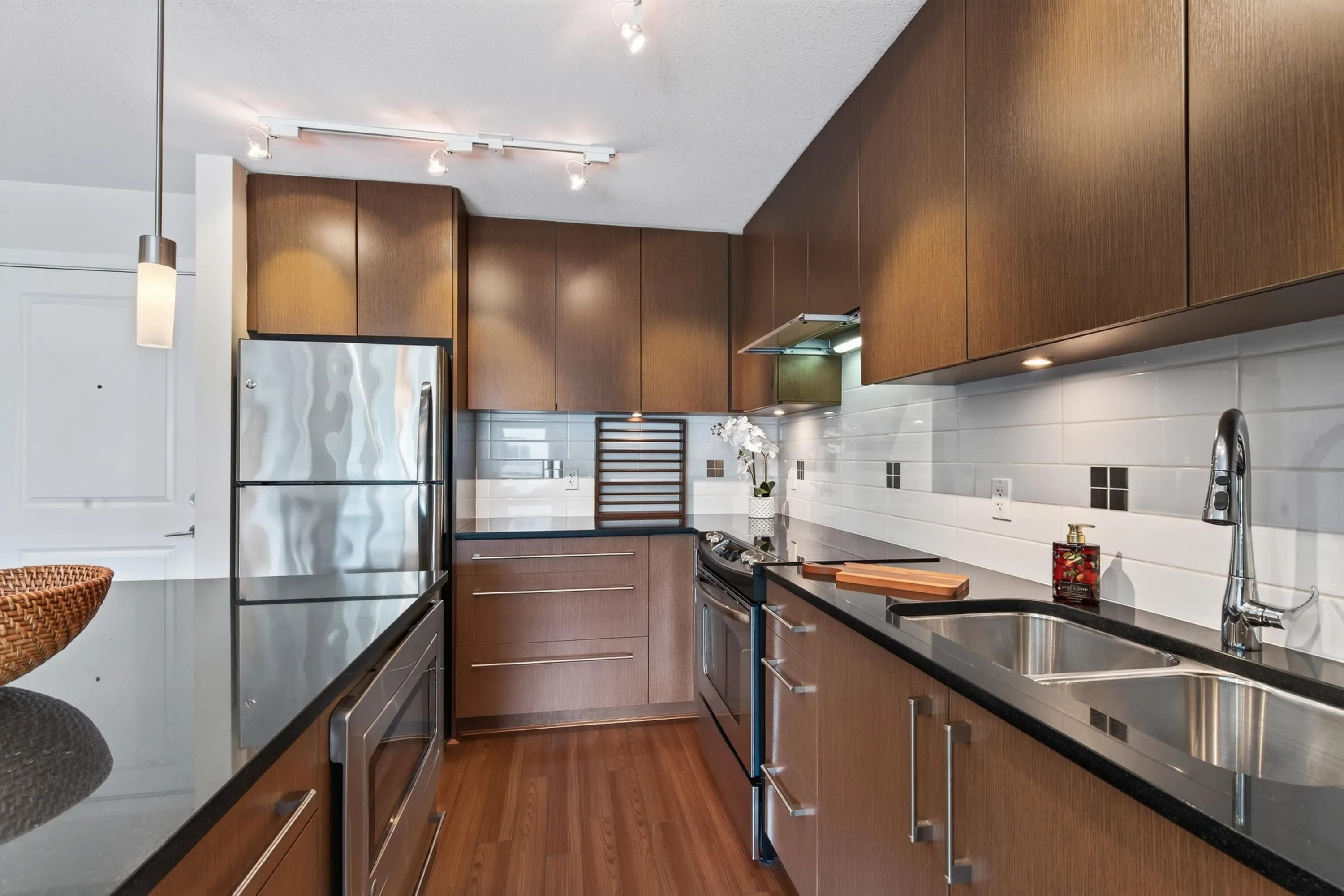 221 15745 Croydon Drive, Surrey, BC V3Z 2L5 — image 7
