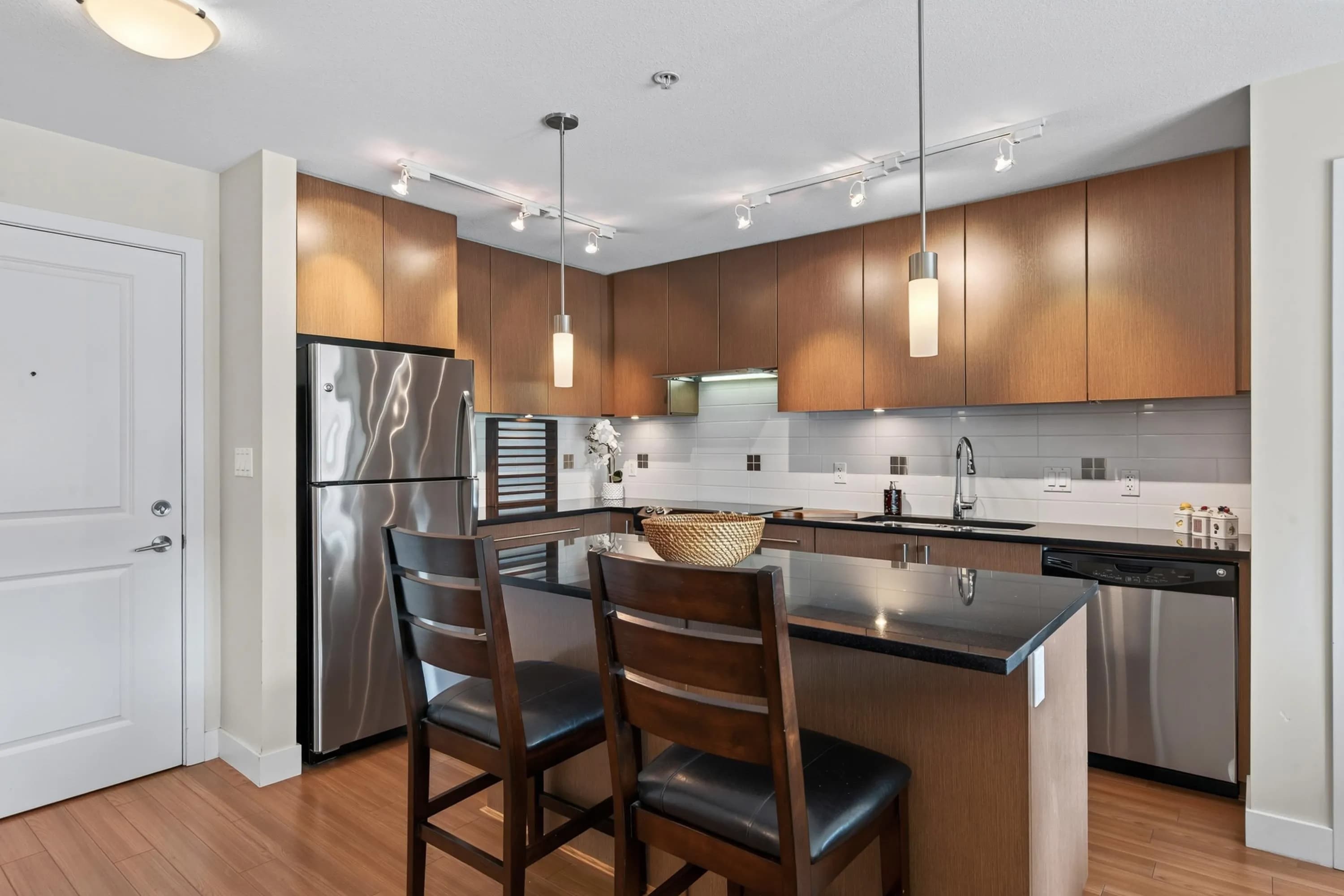 221 15745 Croydon Drive, Surrey, BC V3Z 2L5 — image 8