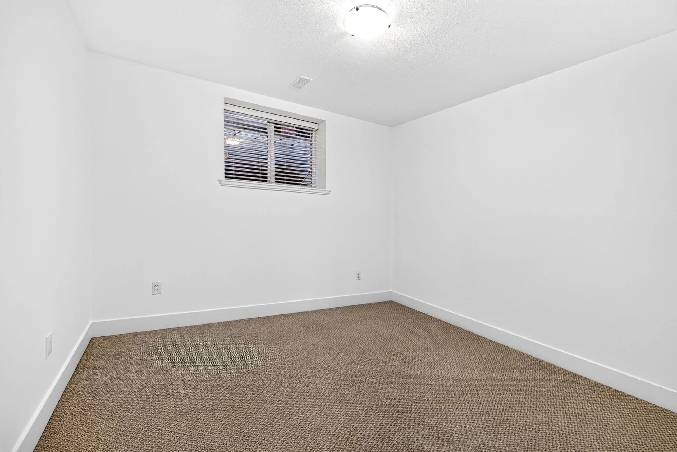 6970 195a Street, Surrey, BC V4N 5Z2 — image 32