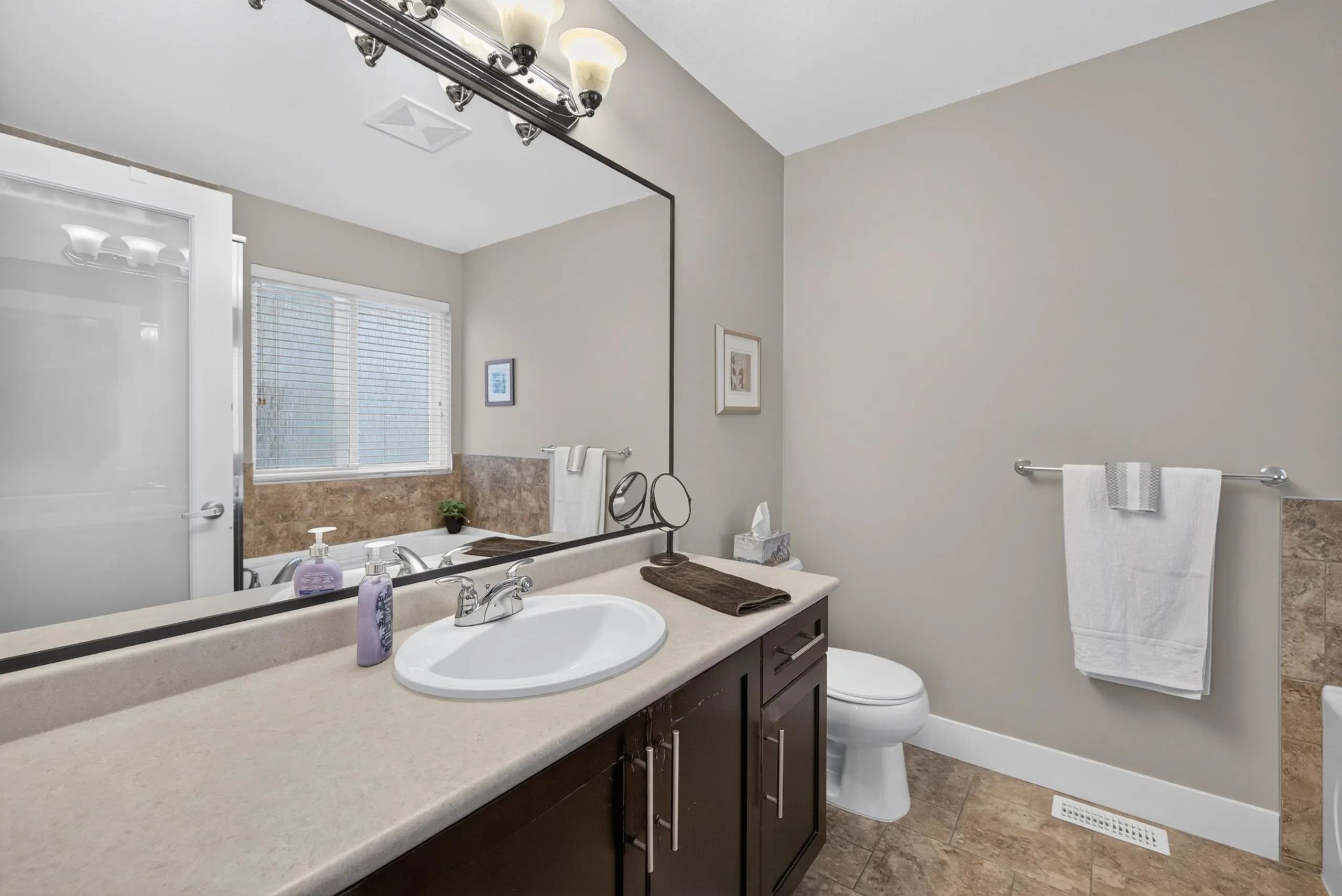 6970 195a Street, Surrey, BC V4N 5Z2 — image 20