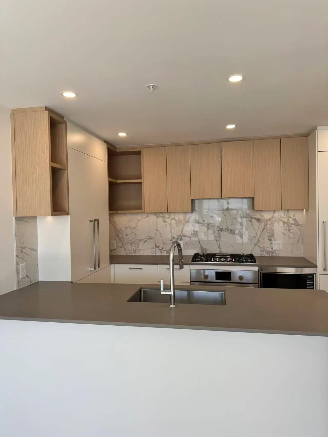 308 6468 Willingdon Avenue, Burnaby, BC V5H 0L3 — image 1