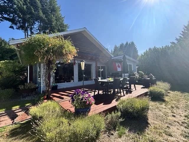 5206 Radcliffe Road, Sechelt, BC V7Z 0C1 — image 10