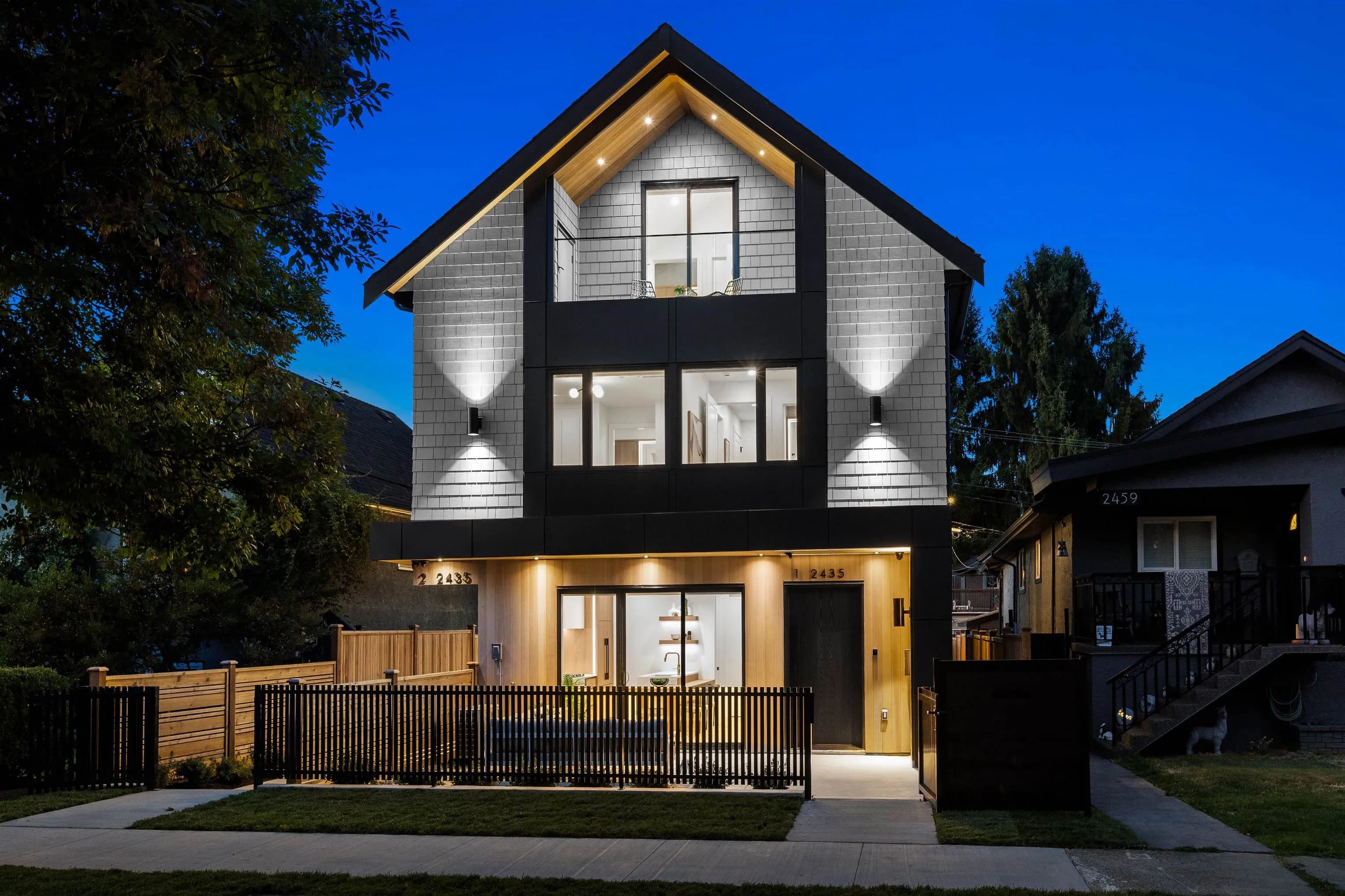 1 2435 Napier Street, Vancouver, BC V5K 2W2 — image 2
