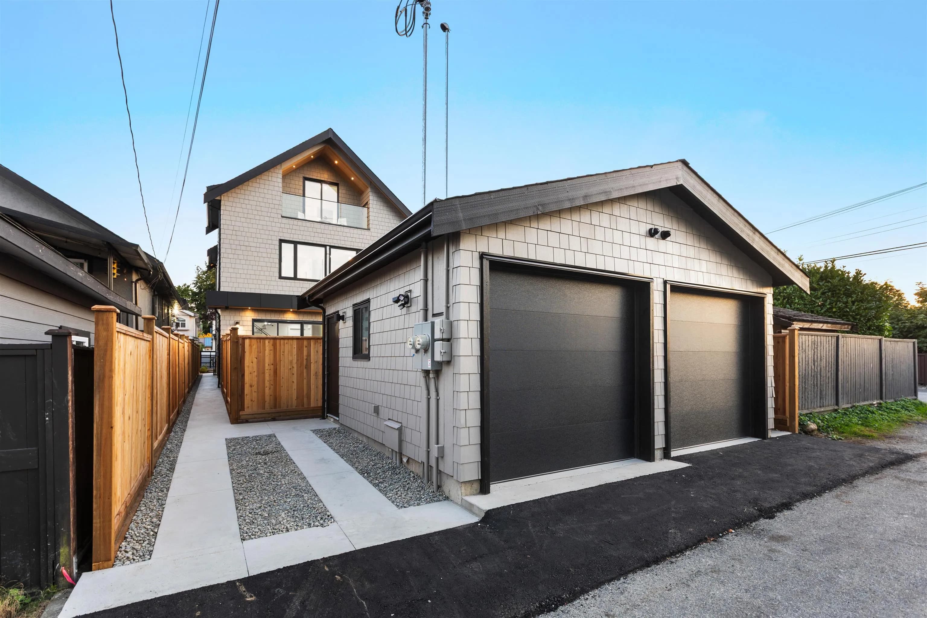 1 2435 Napier Street, Vancouver, BC V5K 2W2 — image 19