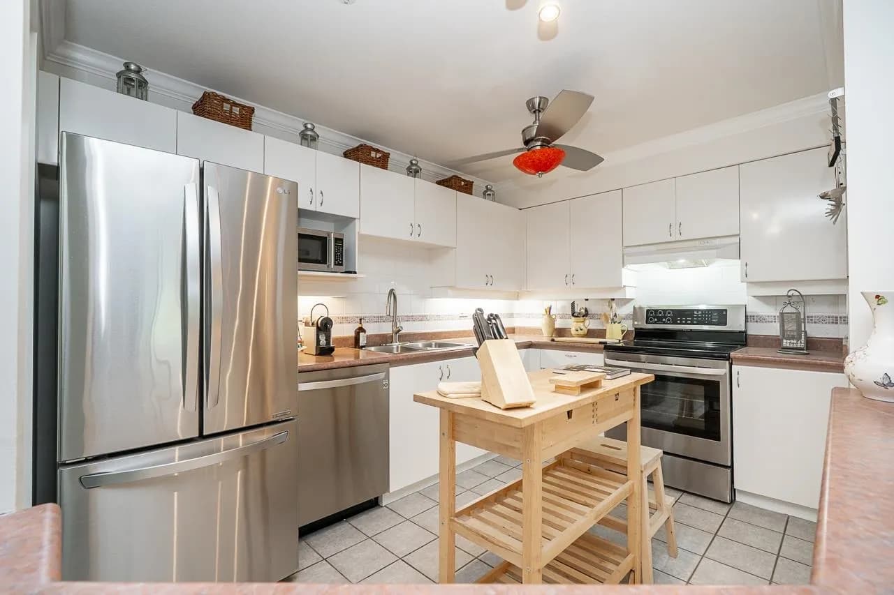 202 15130 29a Avenue, Surrey, BC V4P 3B1 — image 1